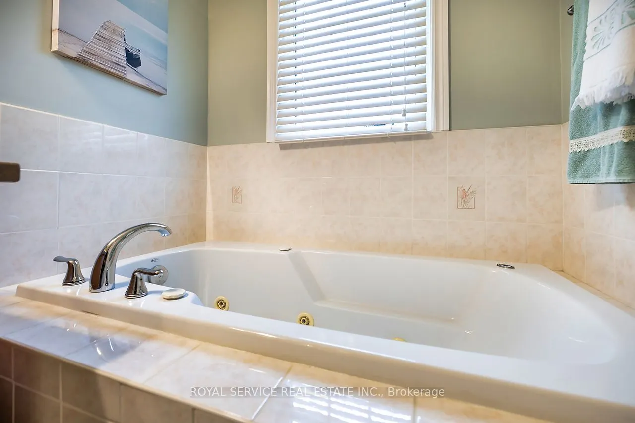 15 Bloom Avenue
