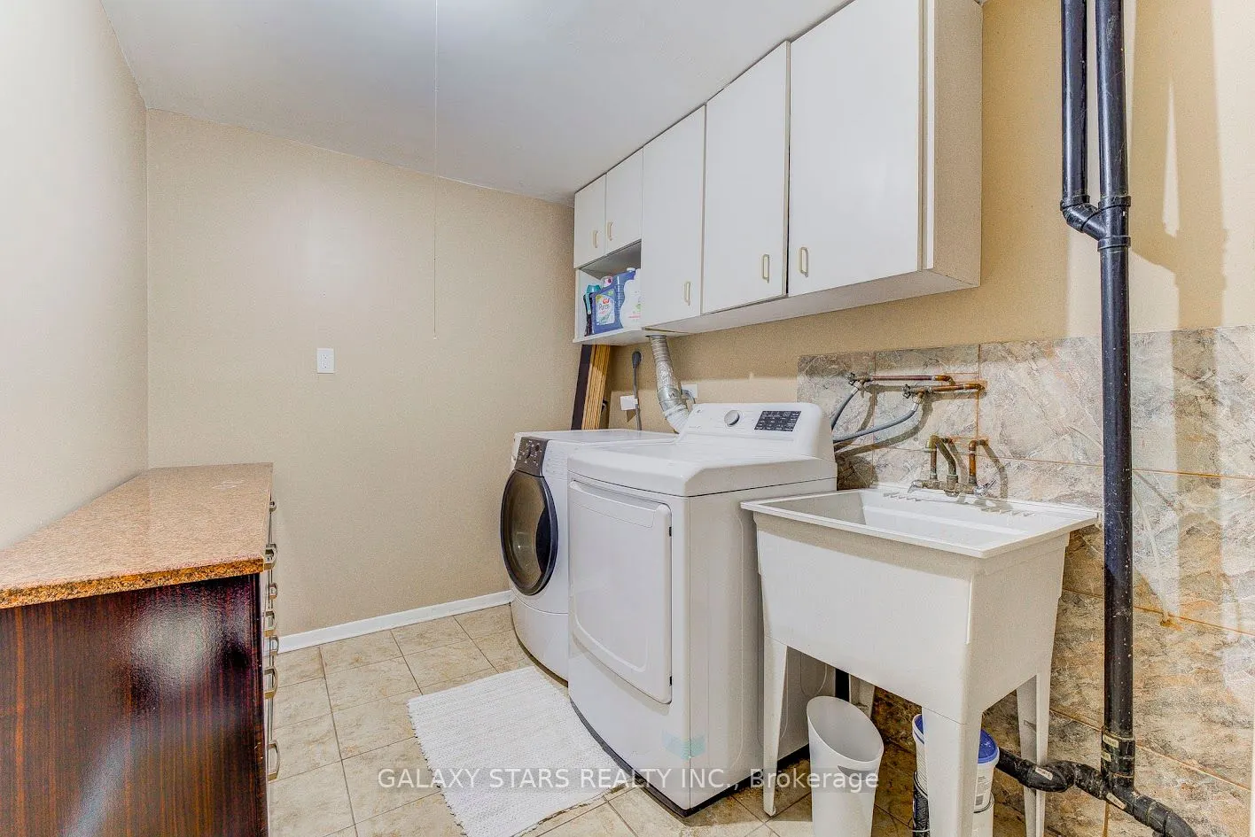 45 Booth Crescent
