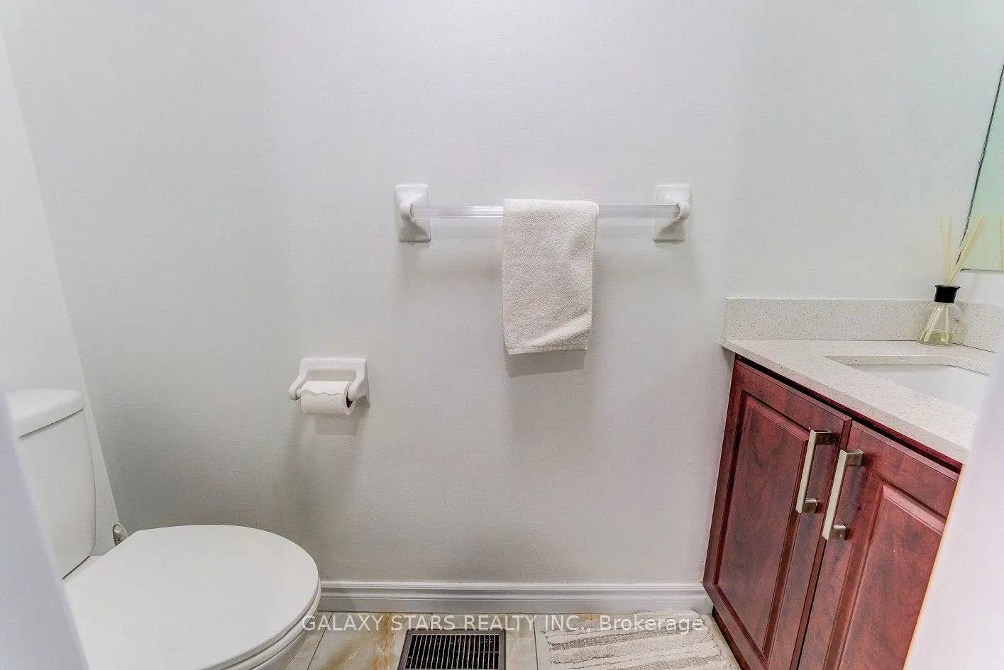45 Booth Crescent