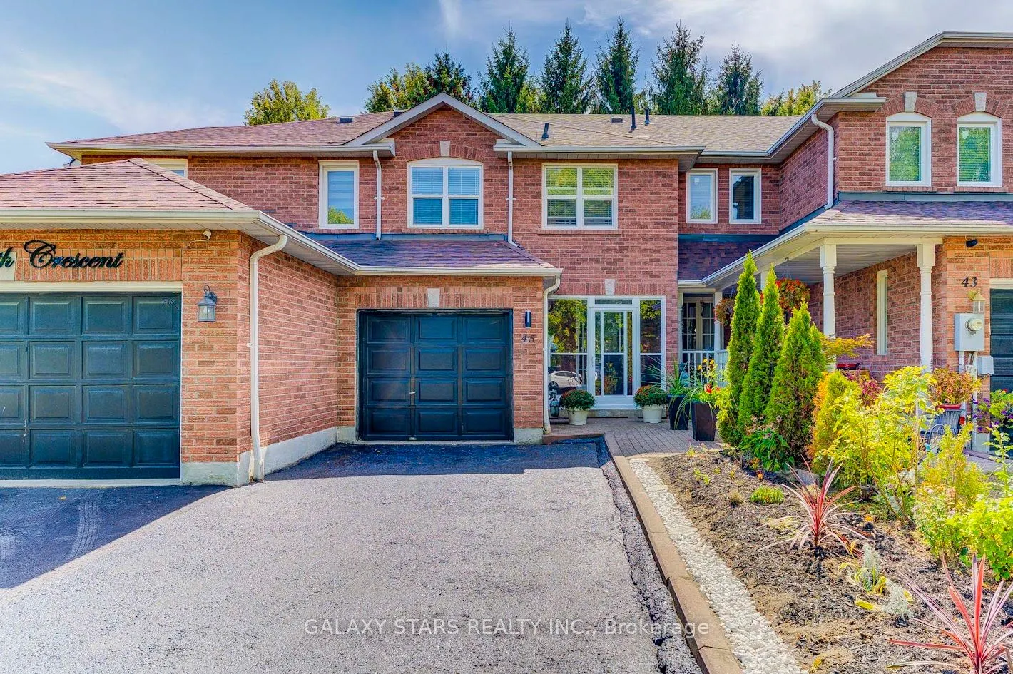 45 Booth Crescent