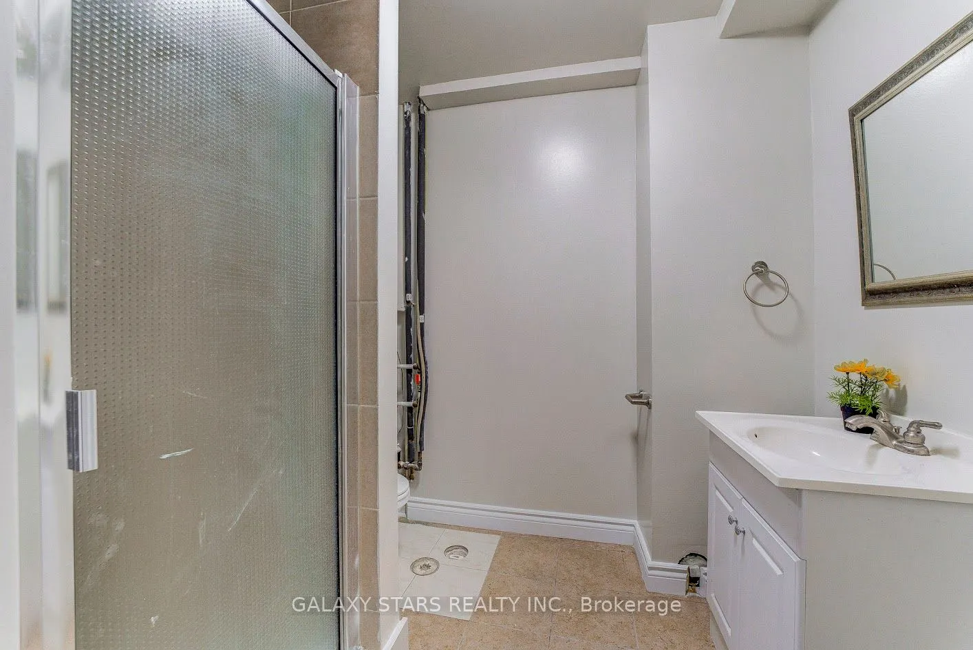 45 Booth Crescent