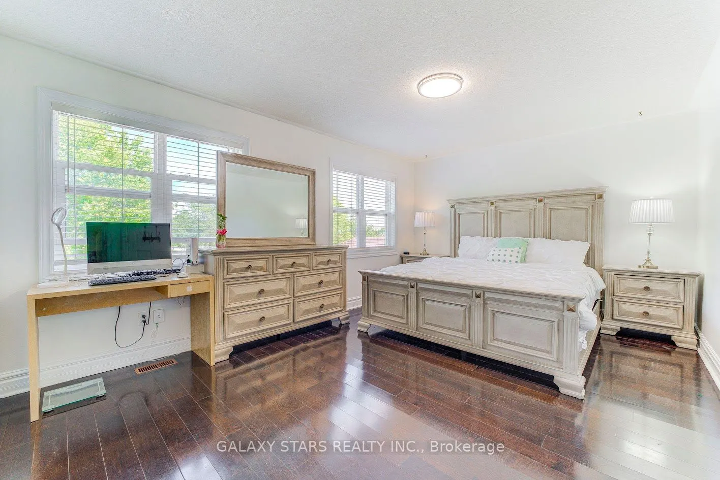 45 Booth Crescent