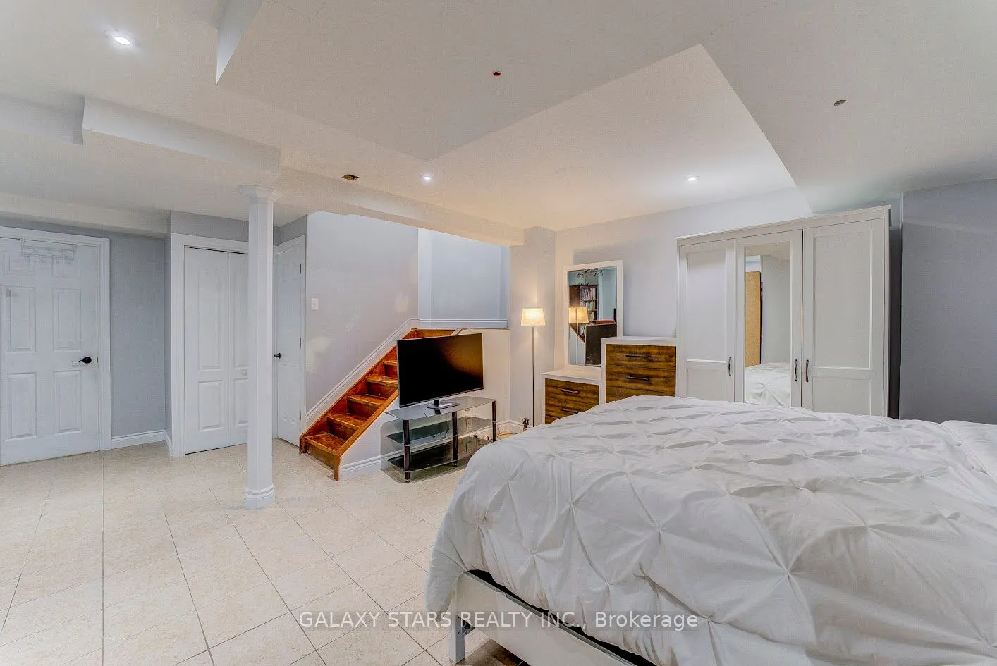 45 Booth Crescent