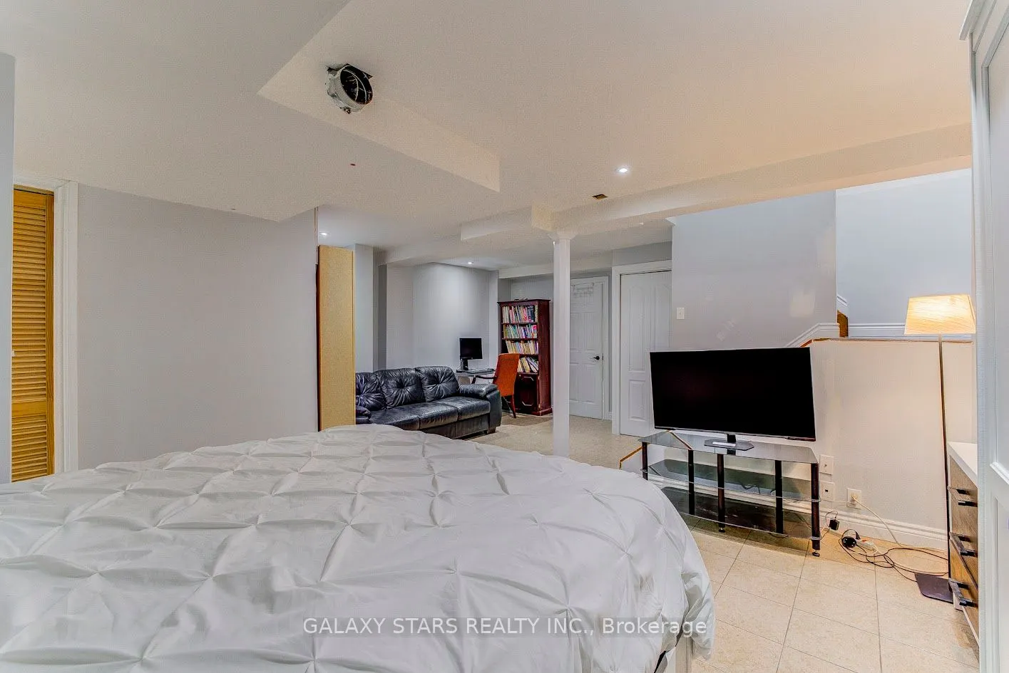 45 Booth Crescent