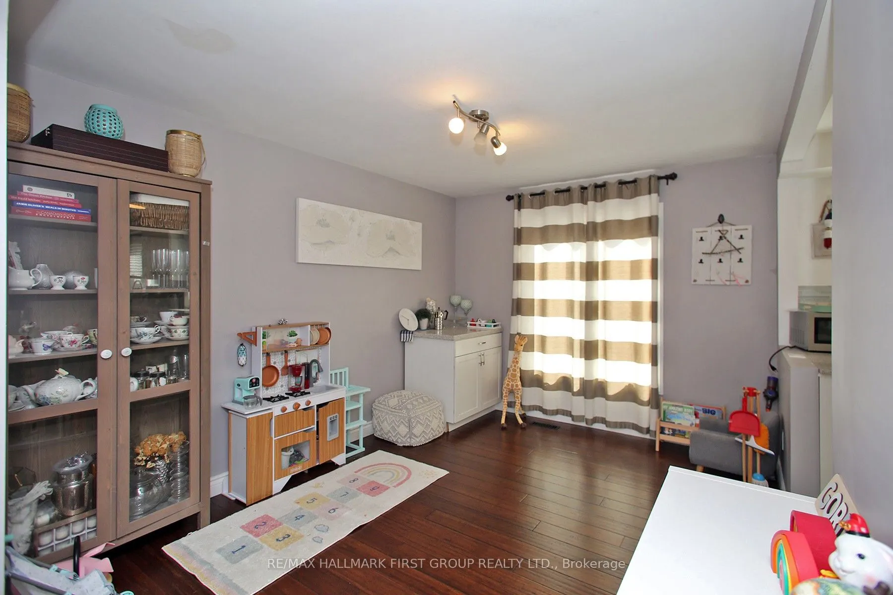 213 Glen Hill Drive, #Upper