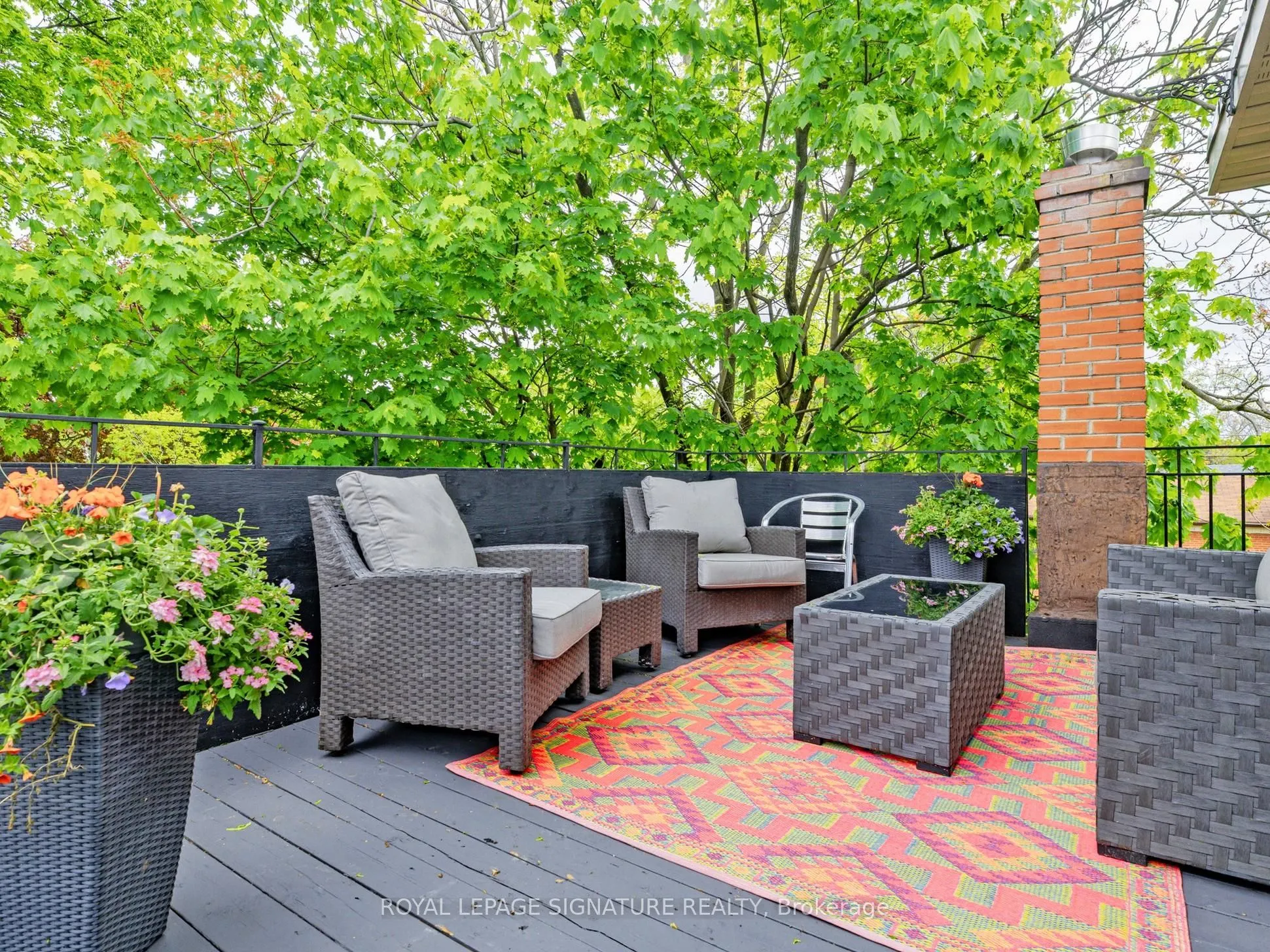 8 Fairford Avenue