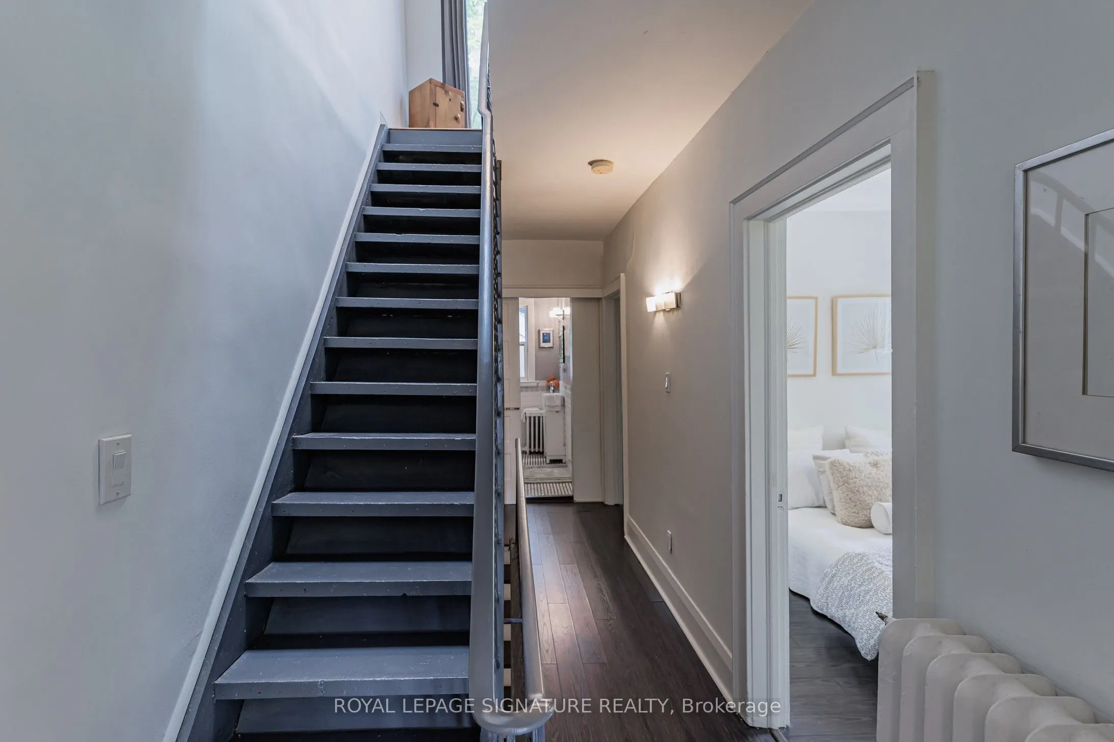 8 Fairford Avenue