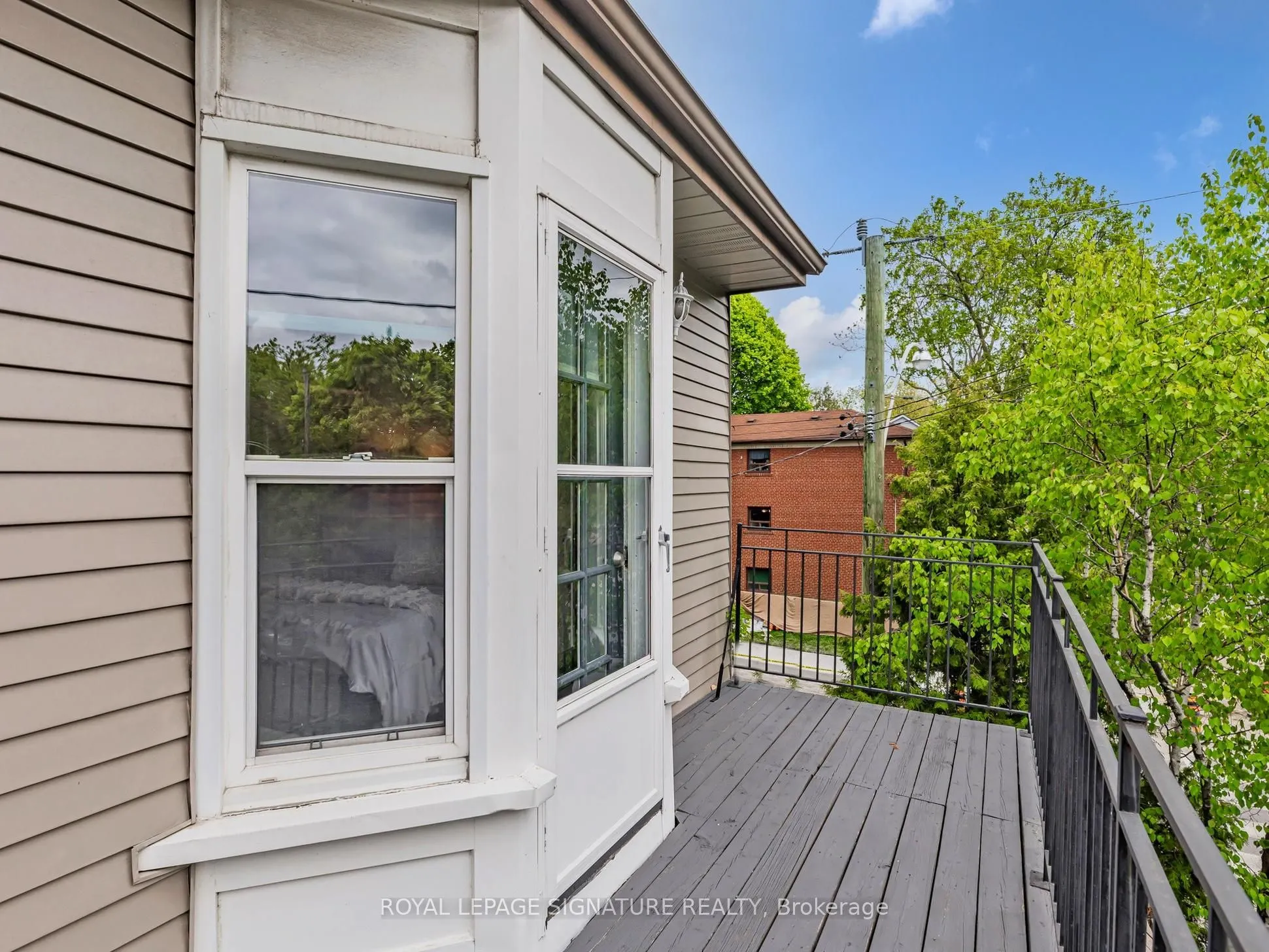 8 Fairford Avenue