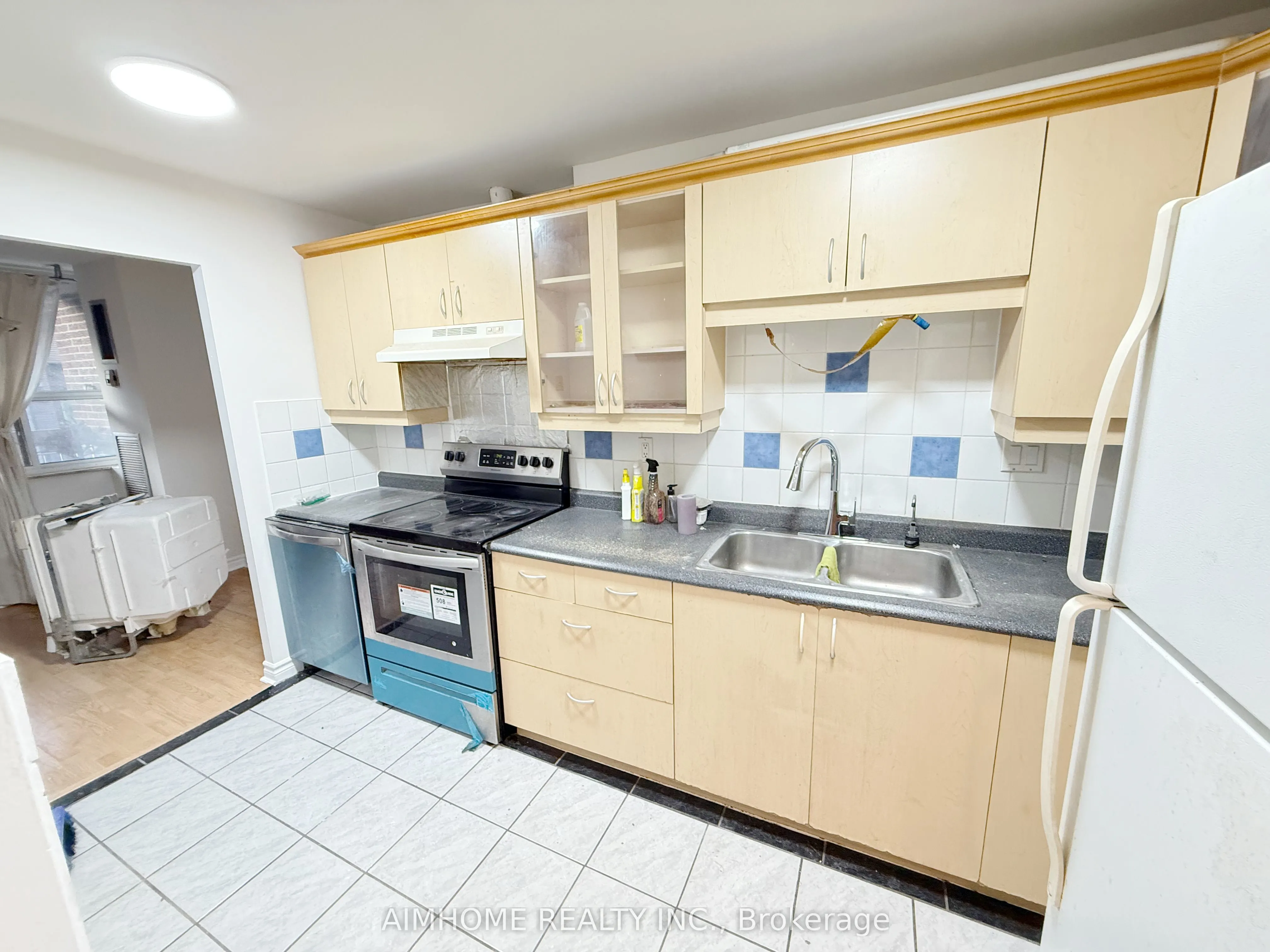 4062 Lawrence Avenue E, #313