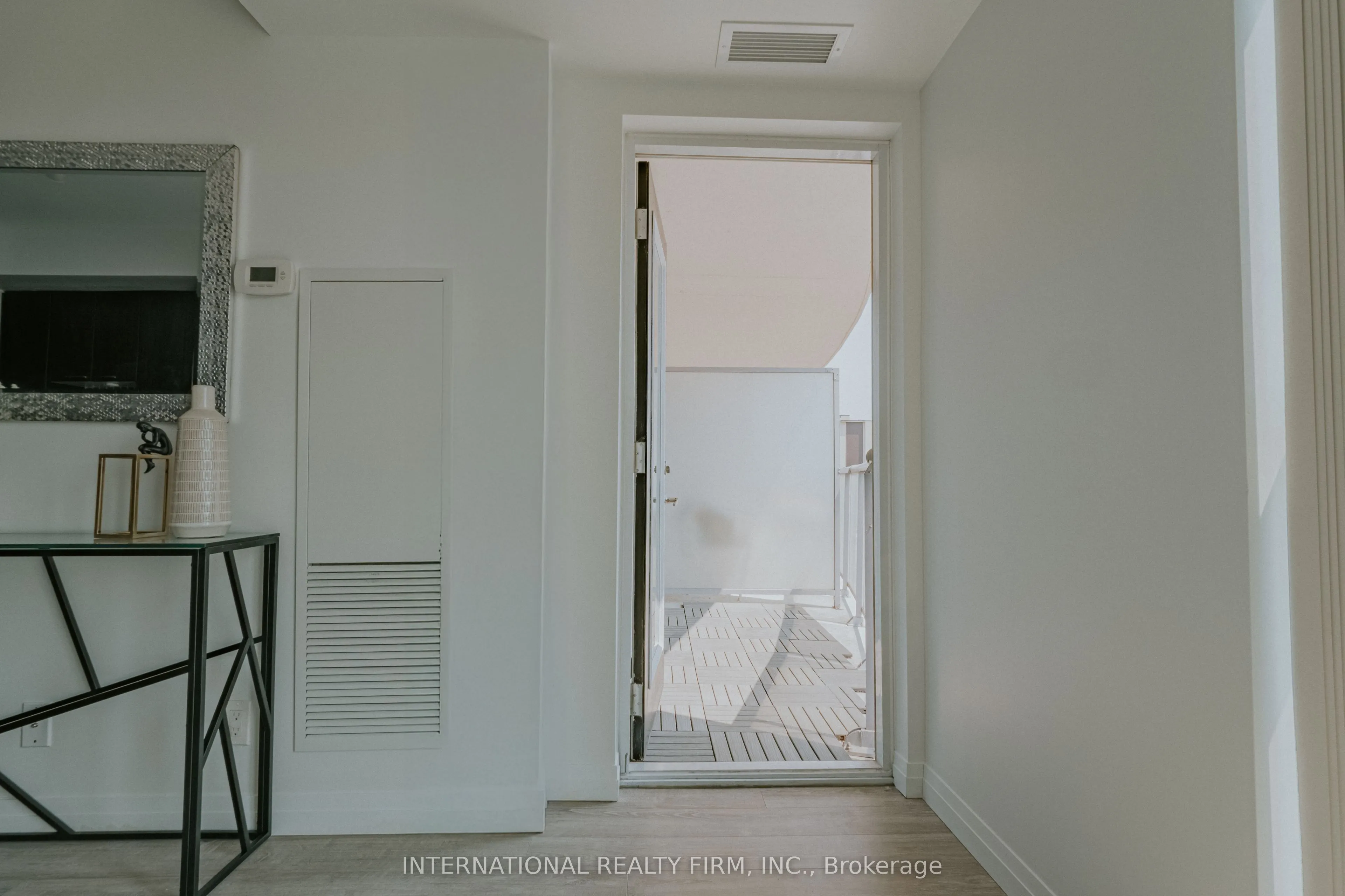 2152 Lawrence Avenue E, #507