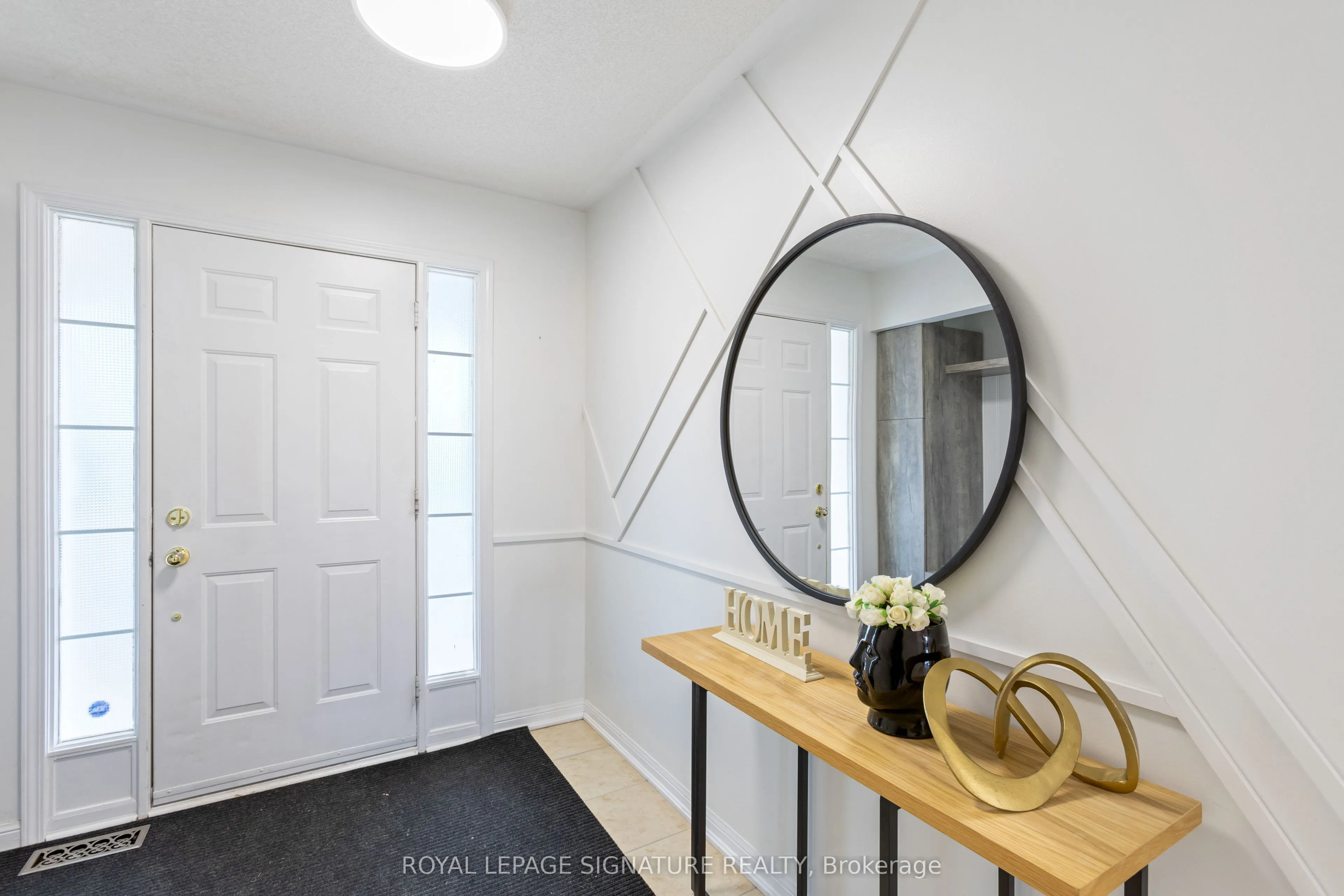 27 Lunney Crescent