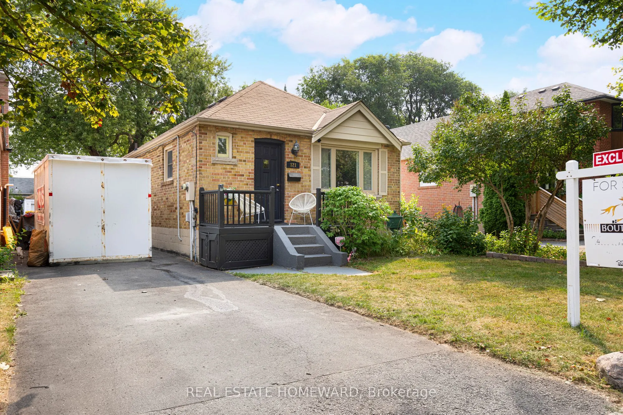 121 Sandown Avenue