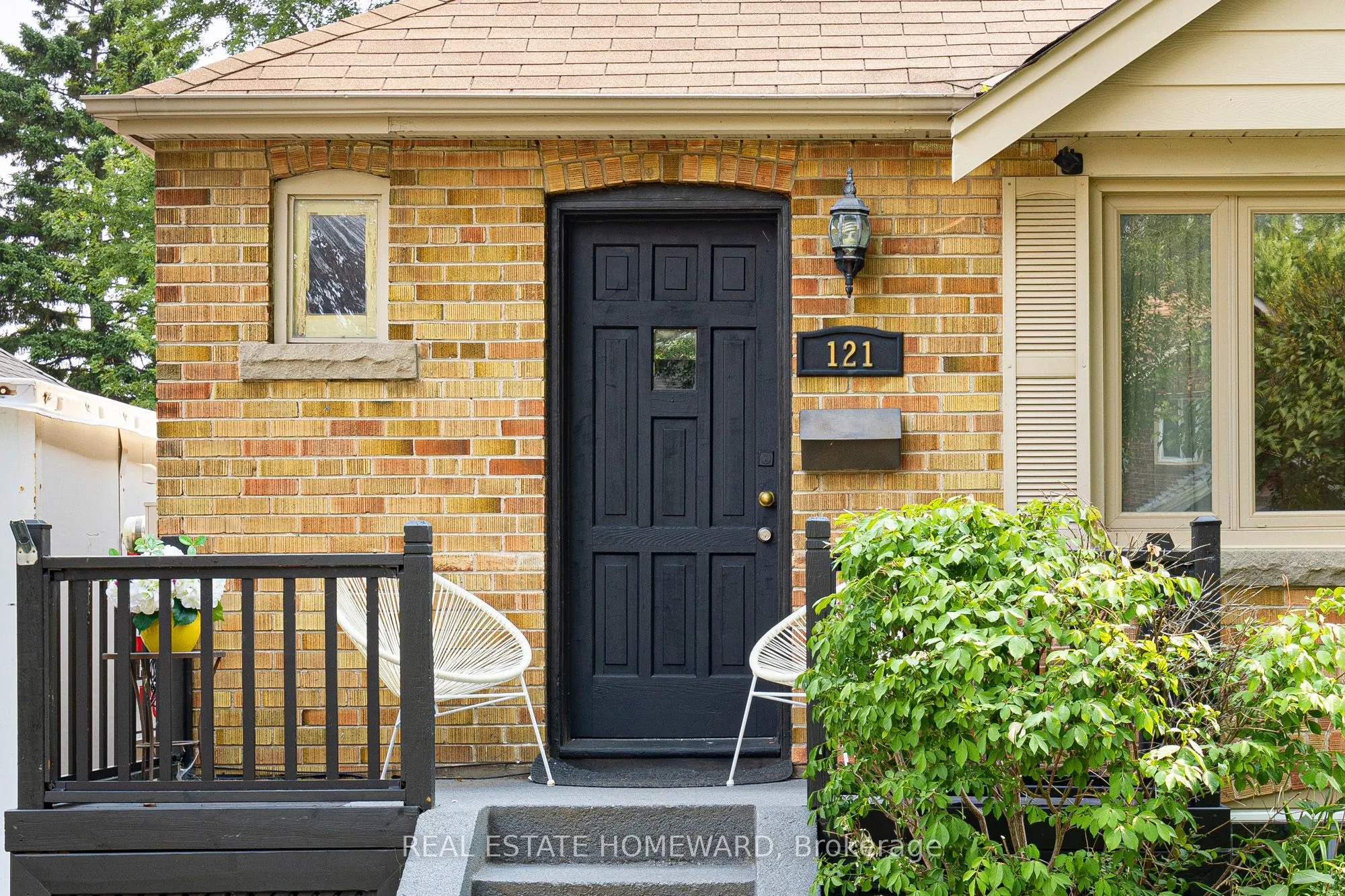121 Sandown Avenue