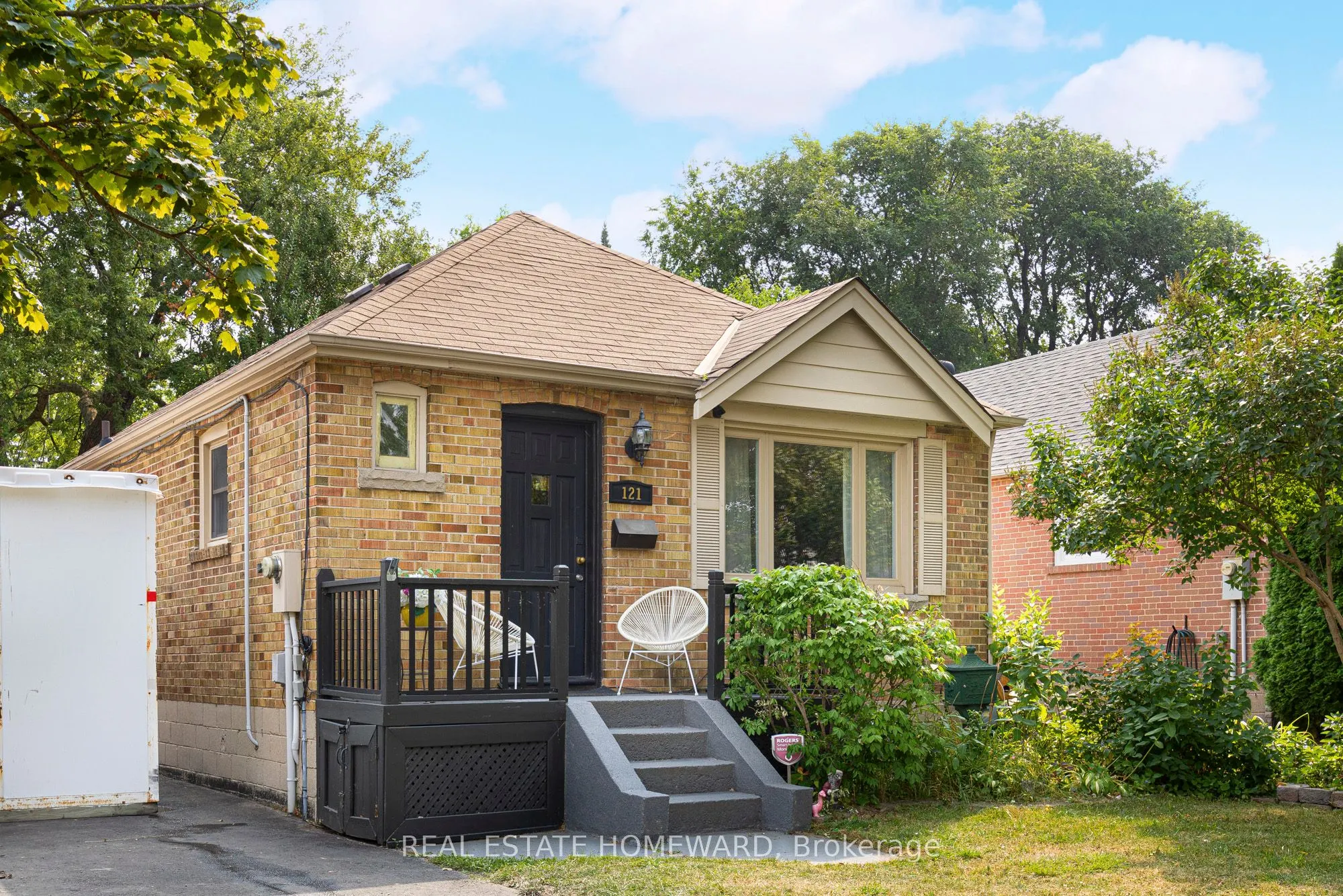 121 Sandown Avenue