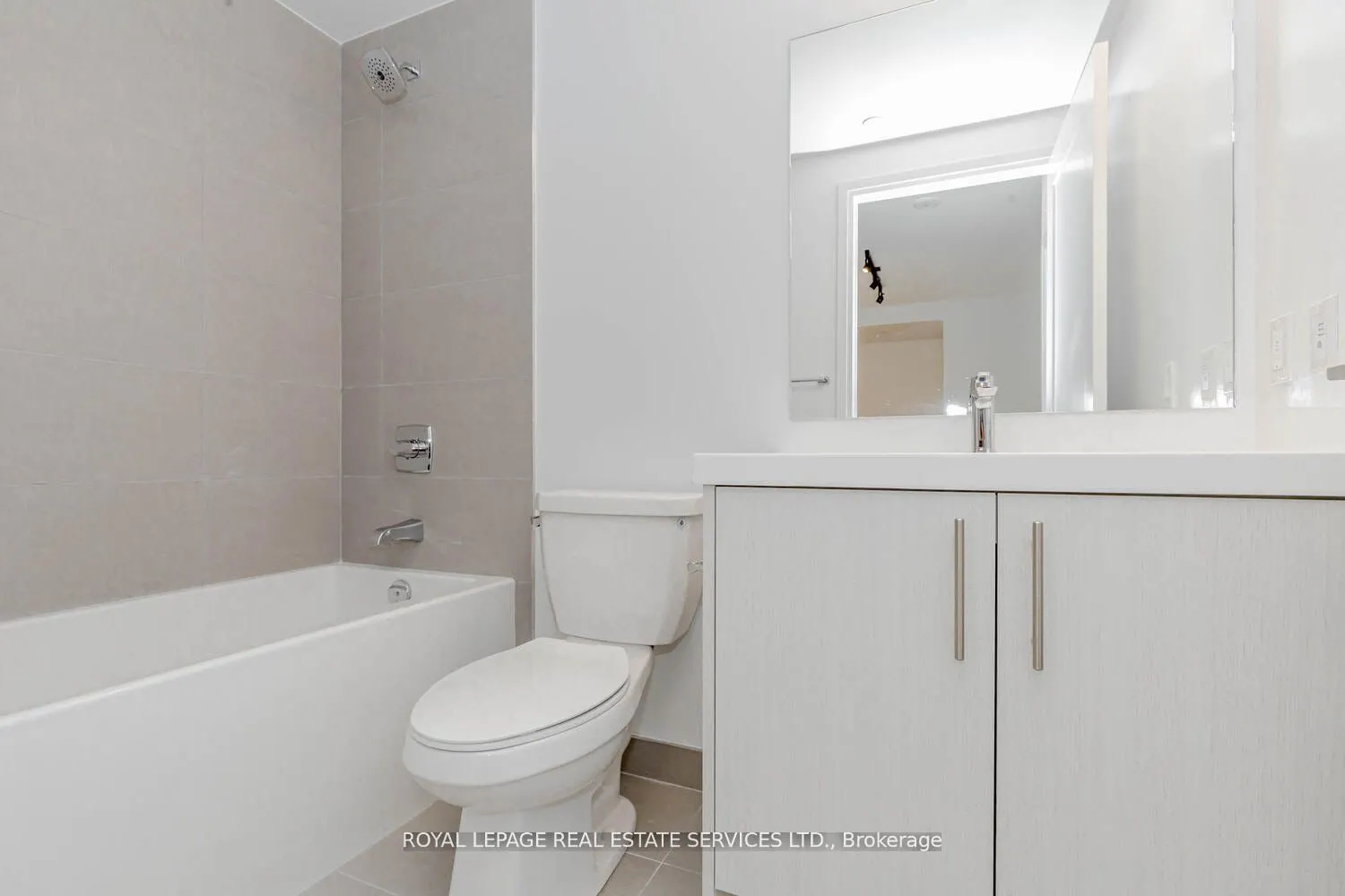 286 Main Street, #2604