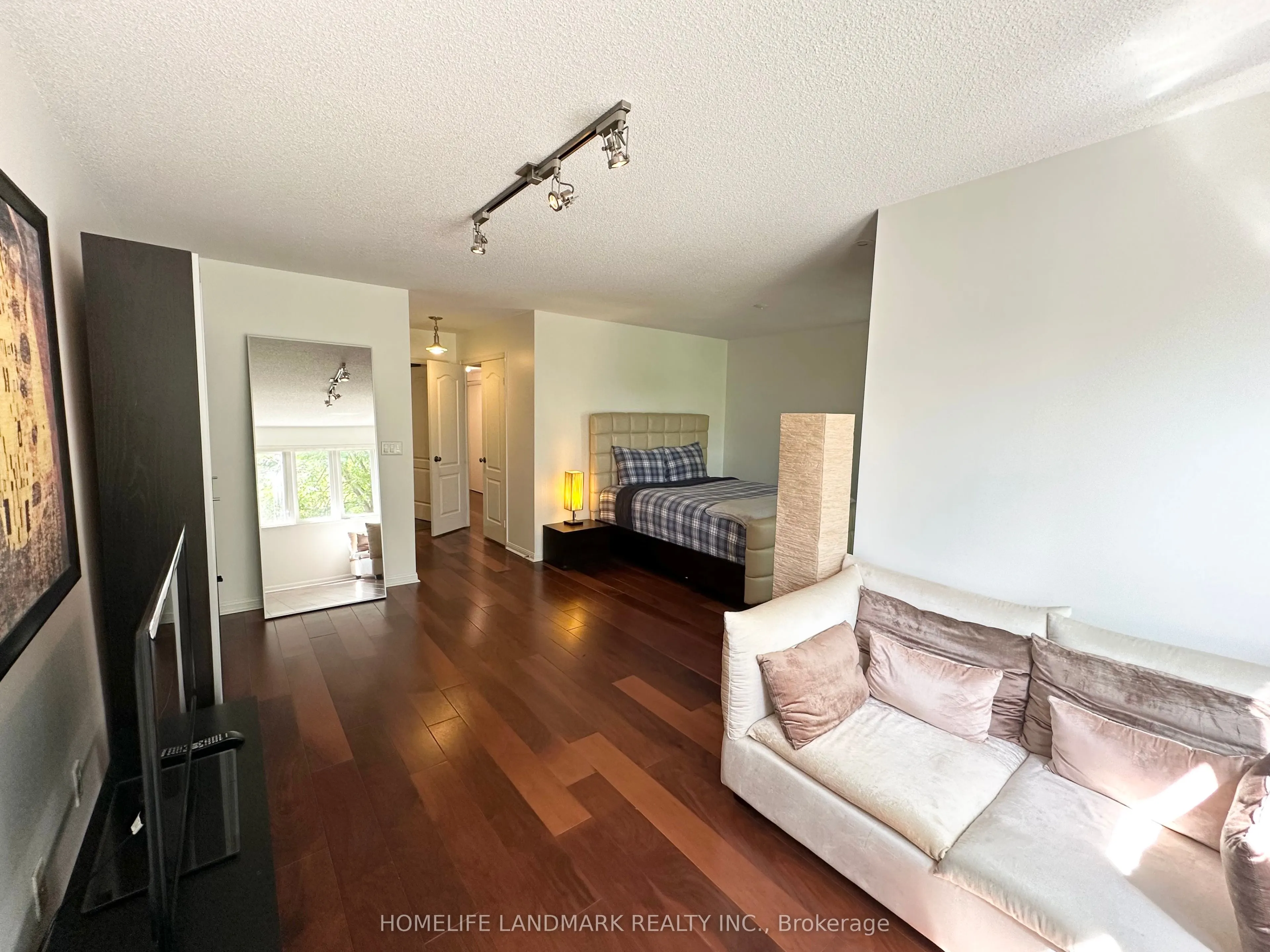 1881 Mcnicoll Avenue, #558
