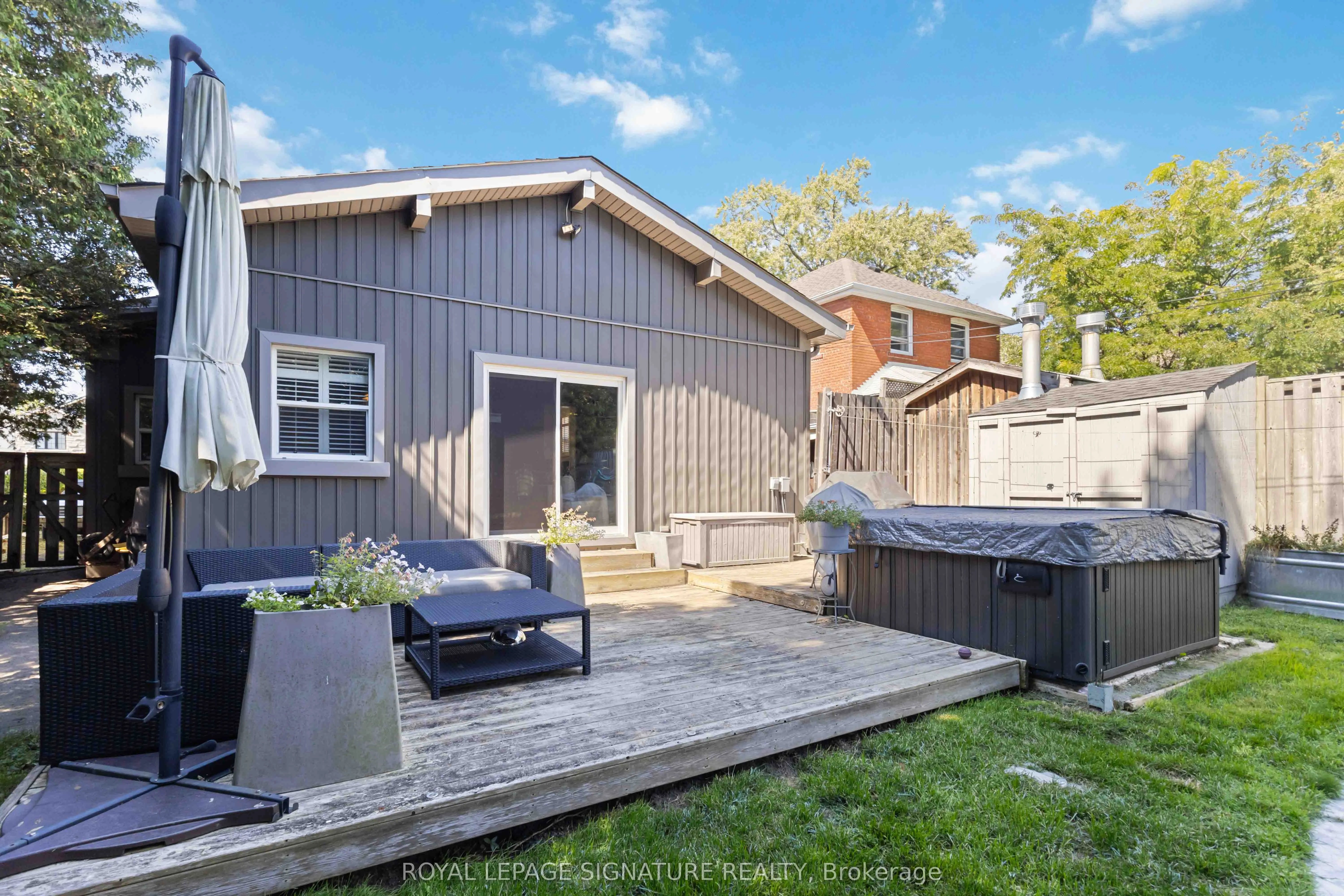 83 Harewood Avenue