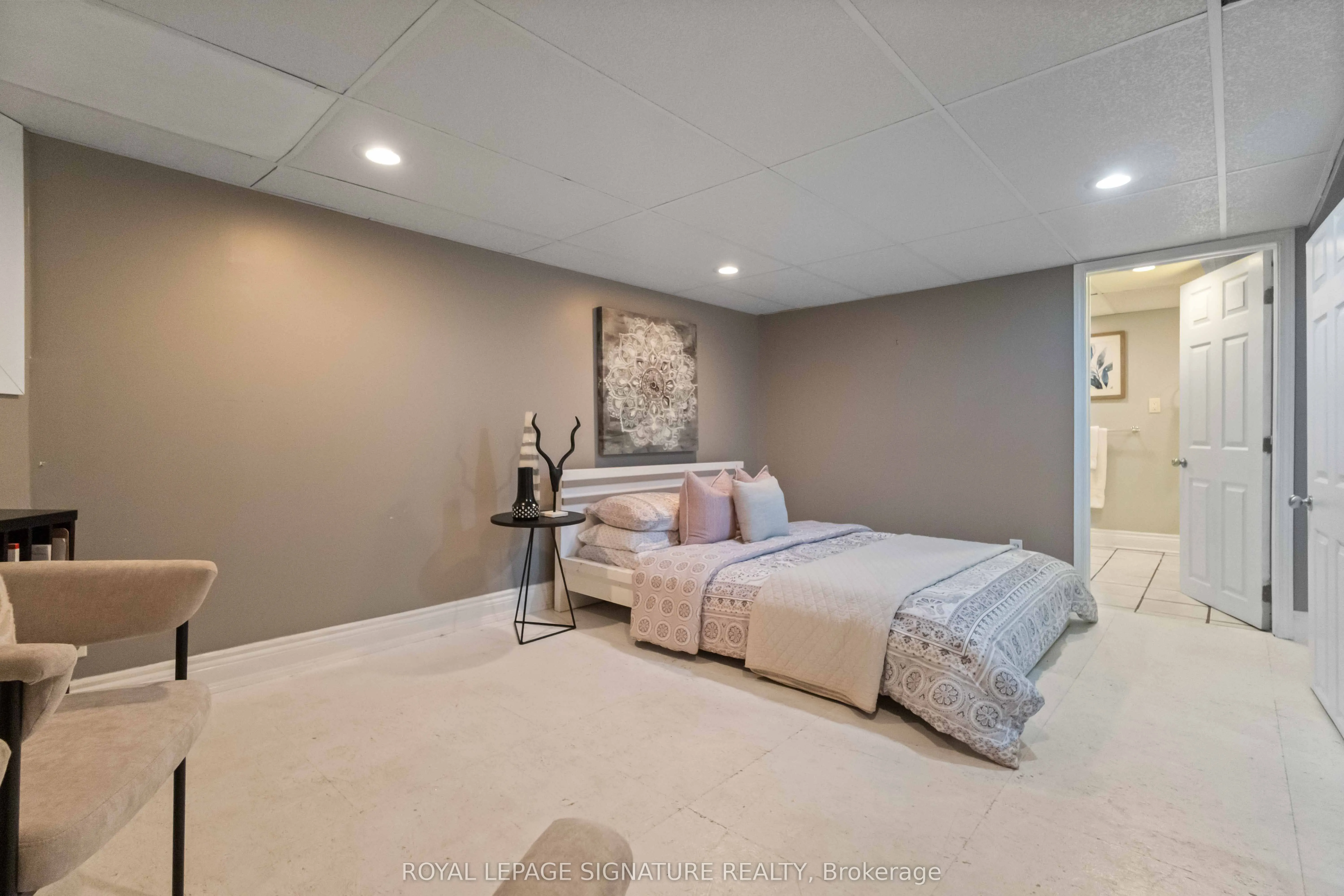 83 Harewood Avenue