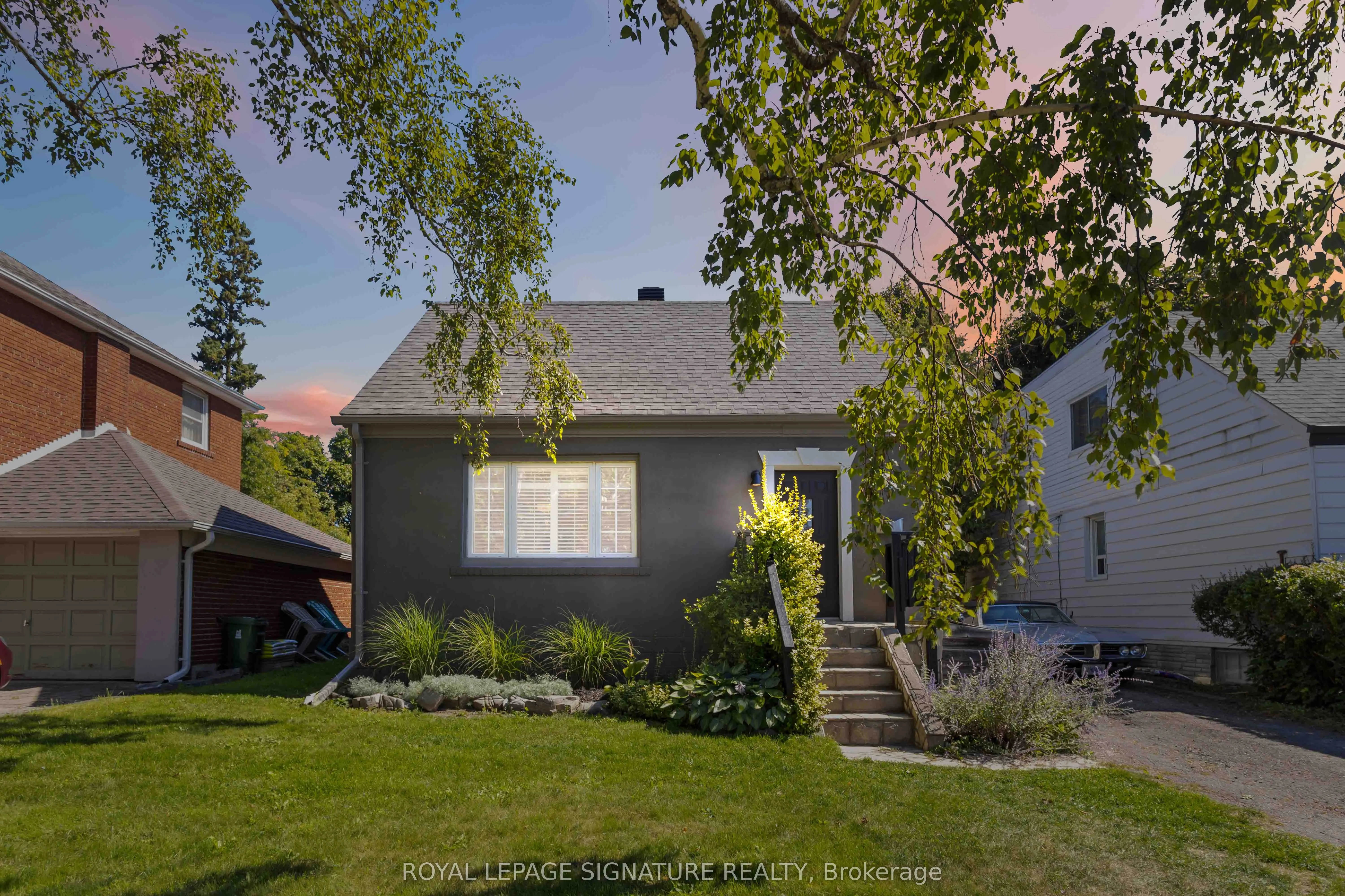 83 Harewood Avenue