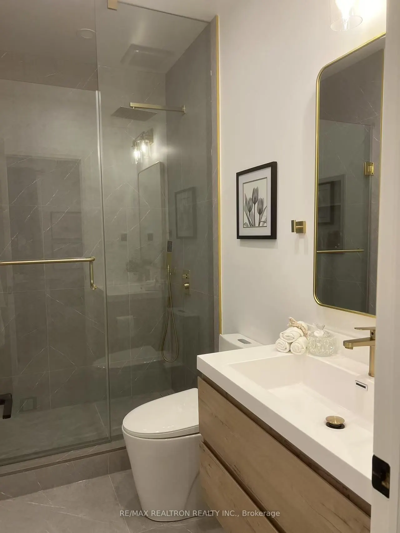 85 Springdale Boulevard, #Upper