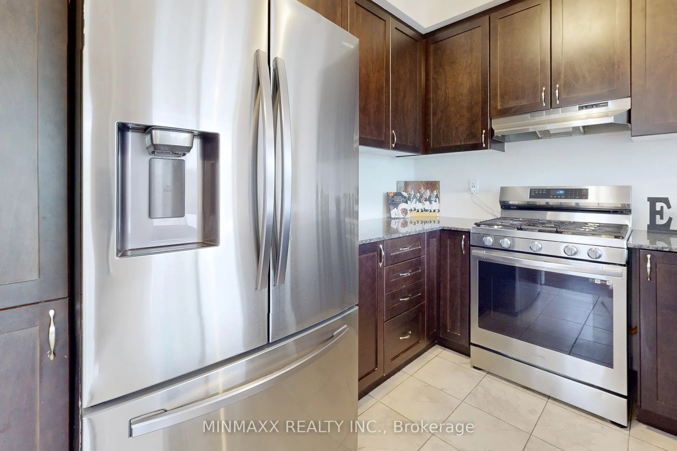 3050 Hollyberry Trail