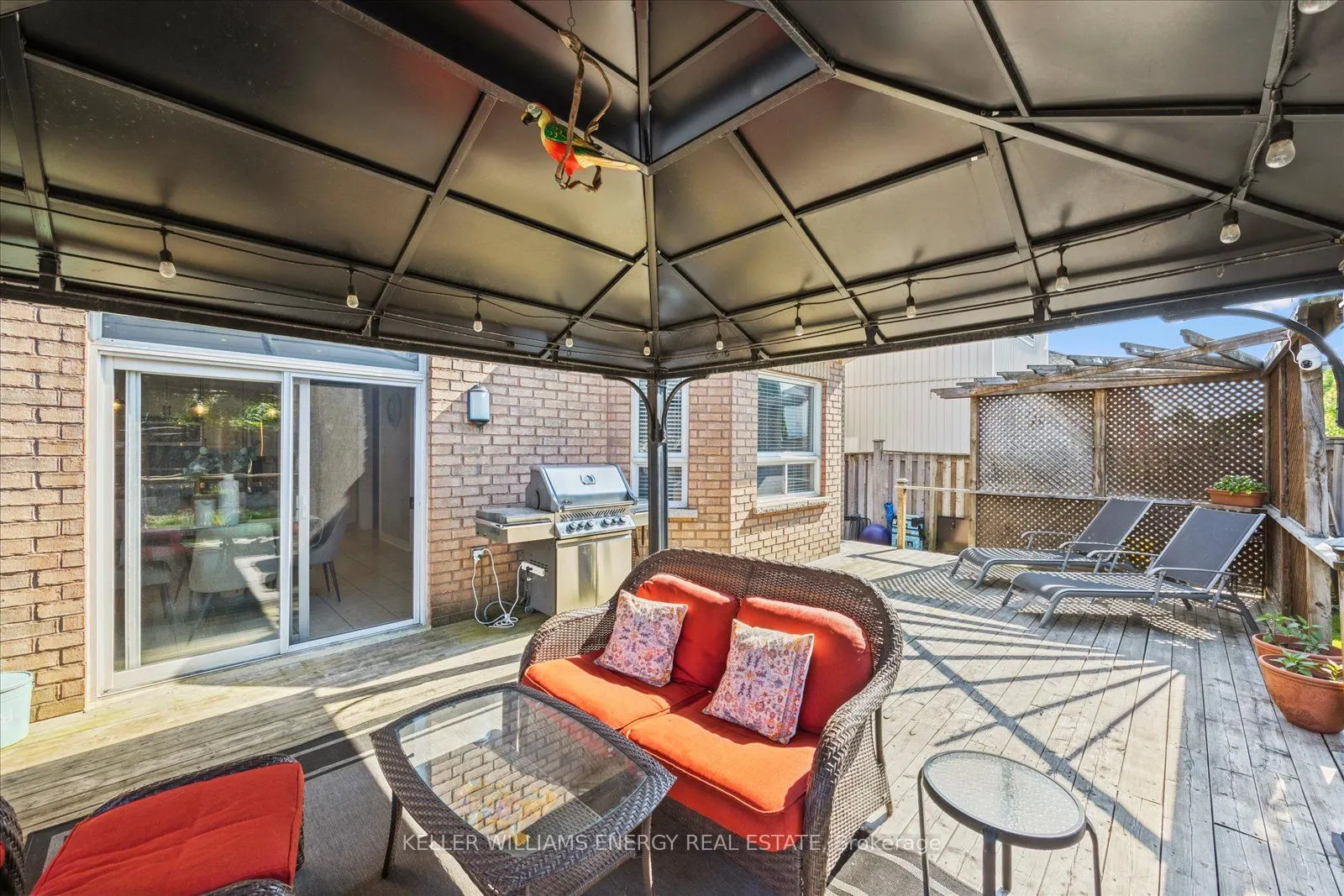 18 Helston Crescent