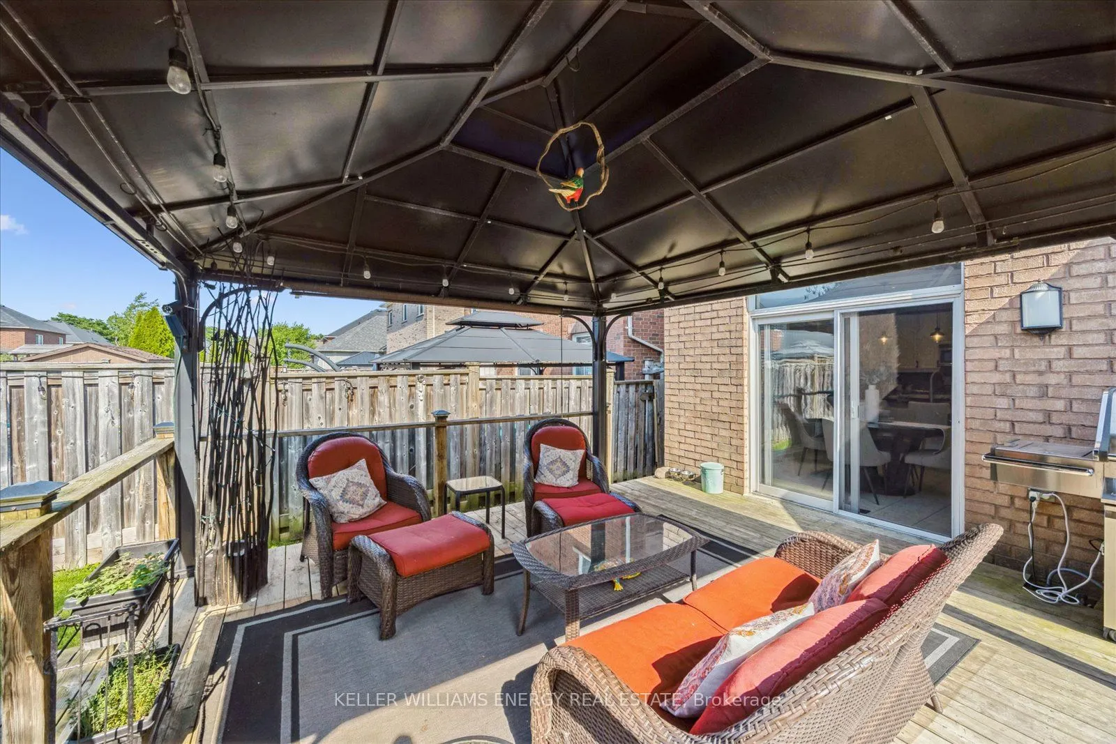 18 Helston Crescent