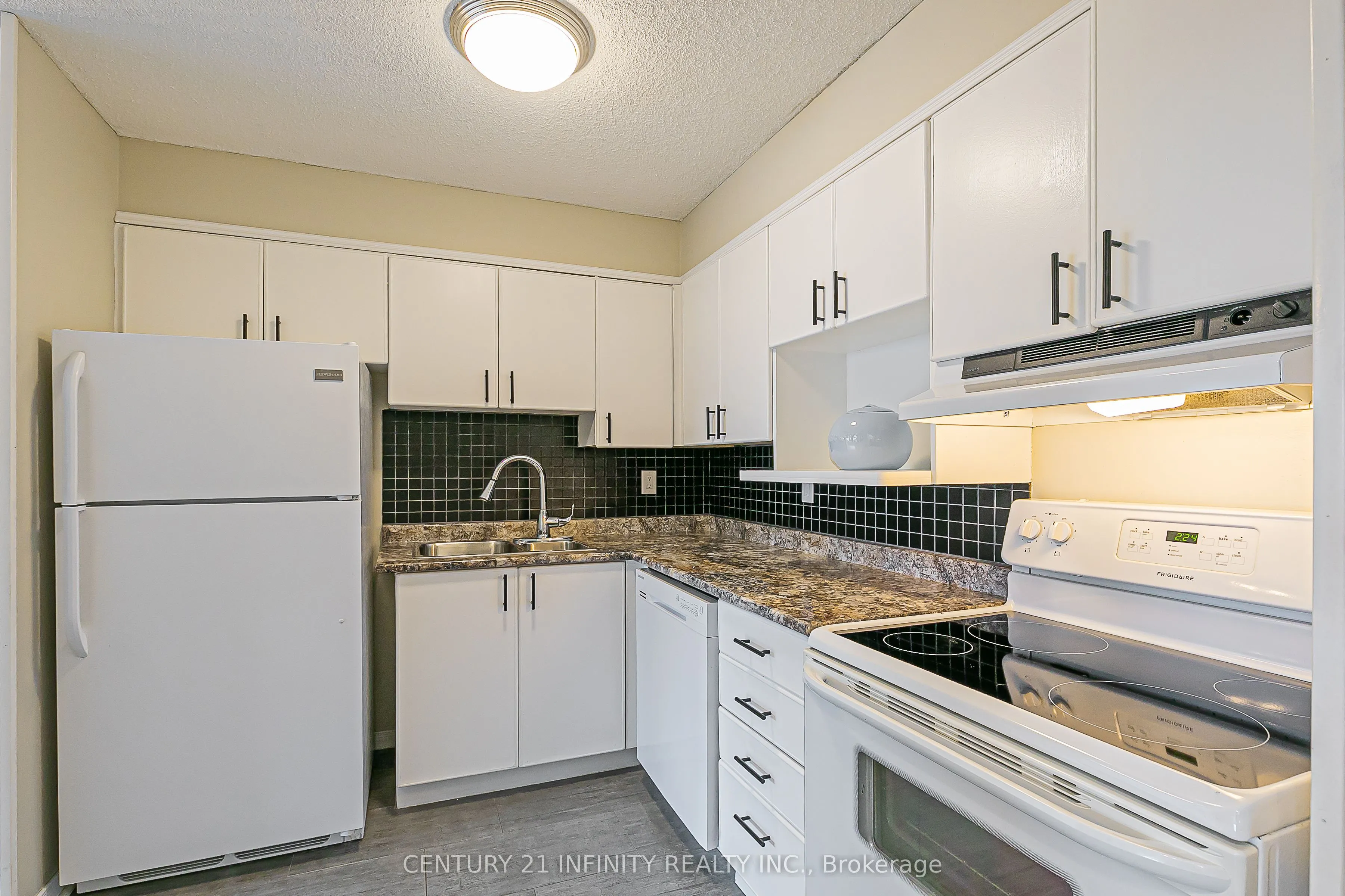 80 Athol Street E, #306