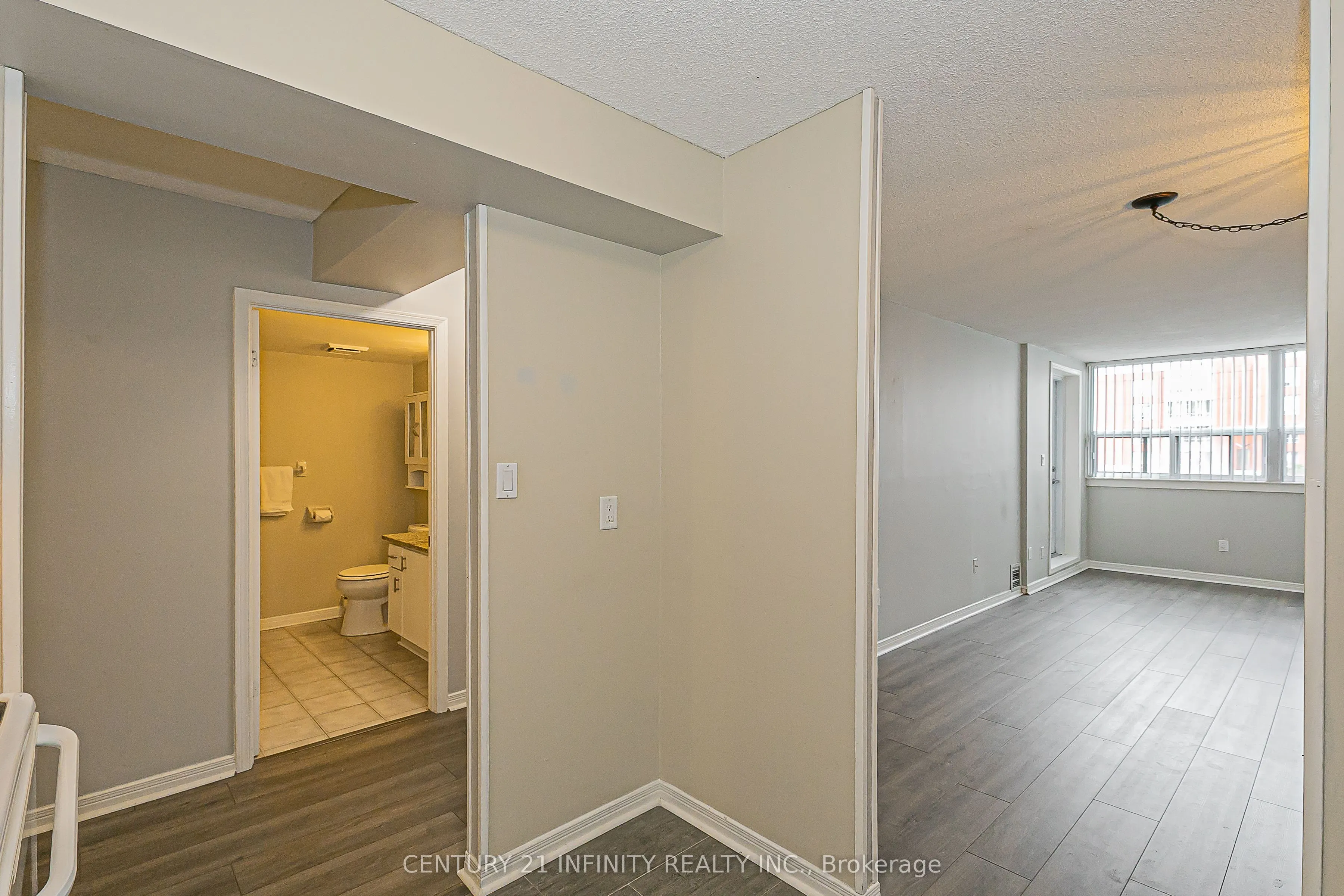80 Athol Street E, #306