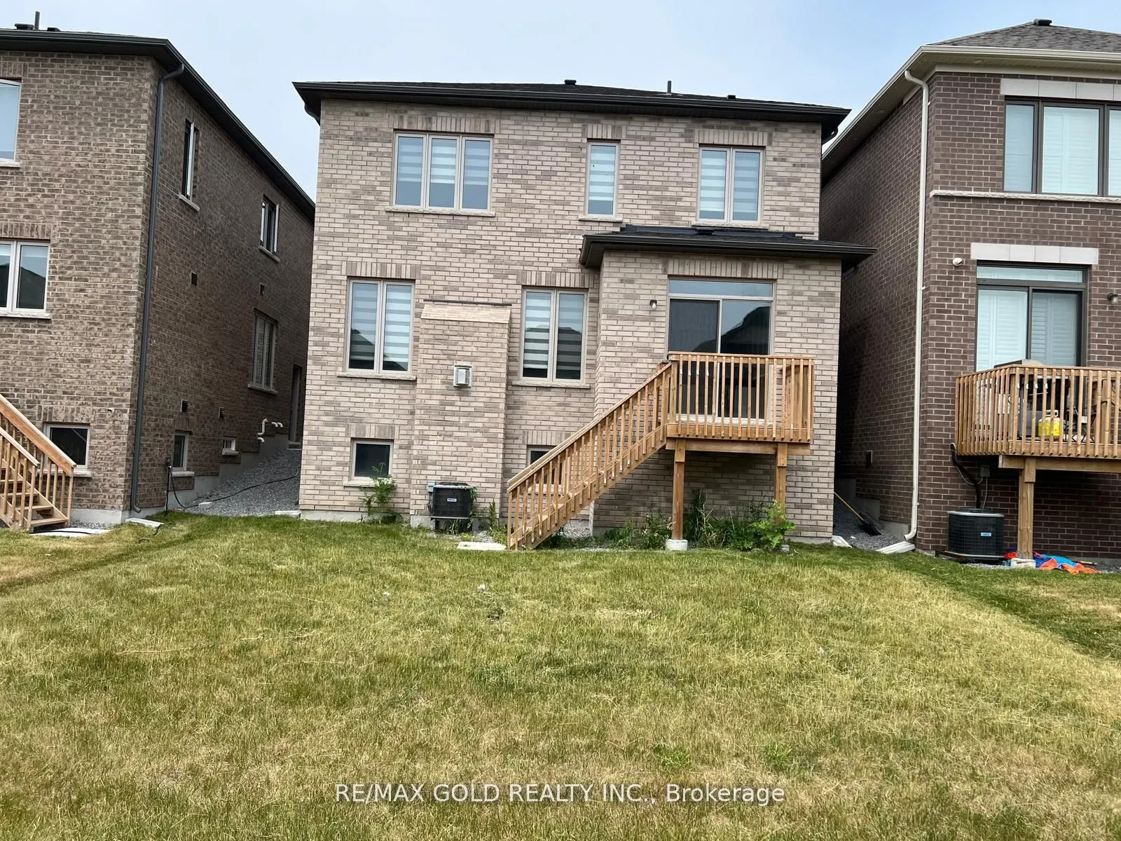 888 Rexton Drive, #Upper