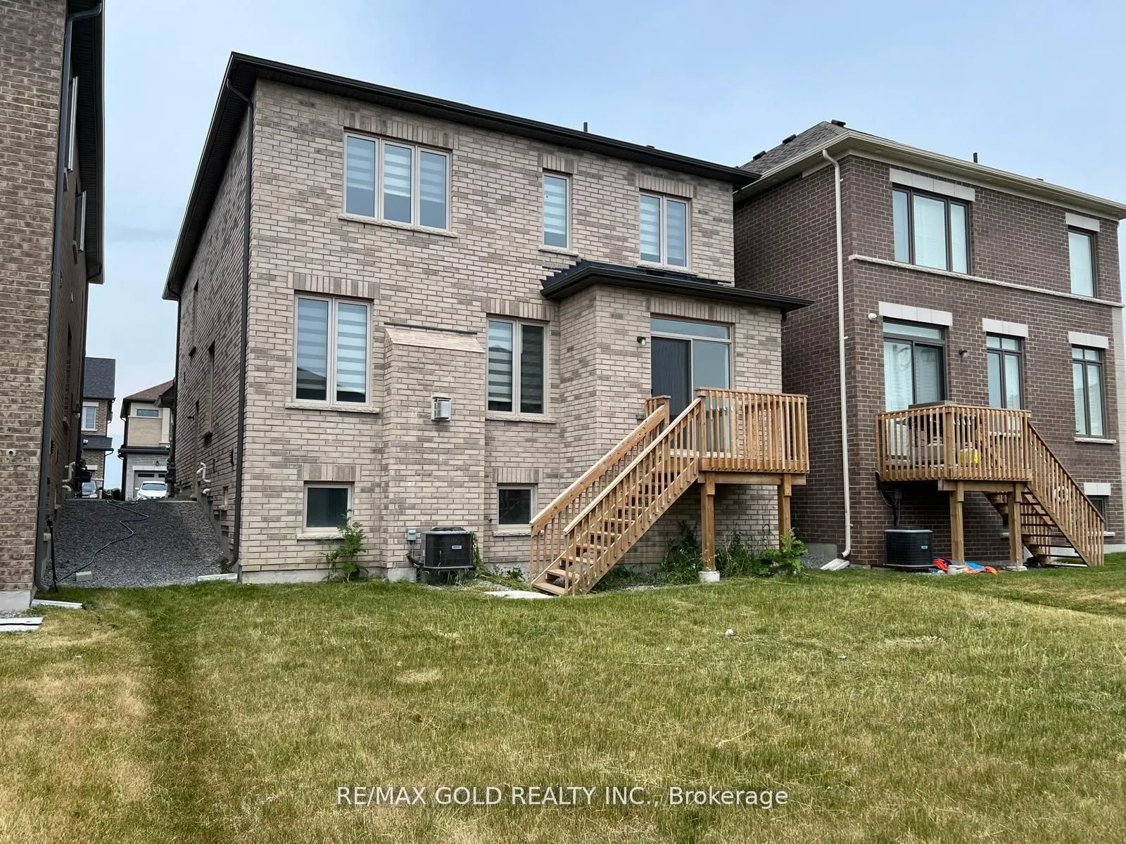 888 Rexton Drive, #Upper