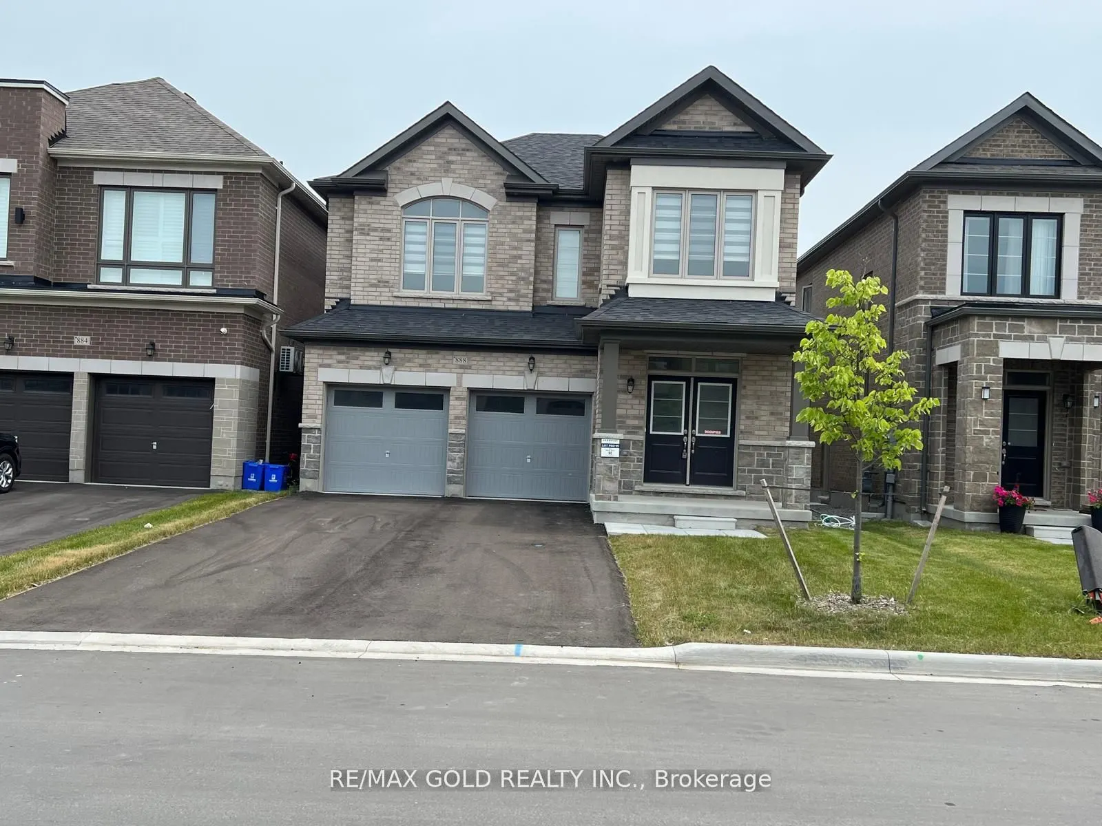 888 Rexton Drive, #Upper