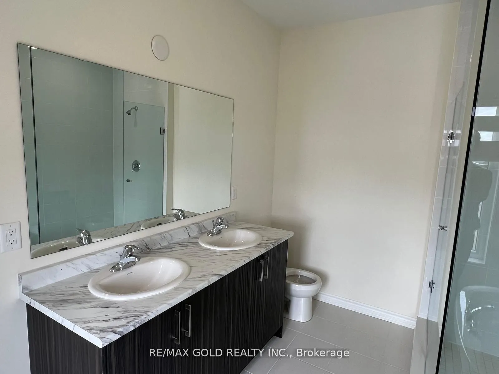 888 Rexton Drive, #Upper