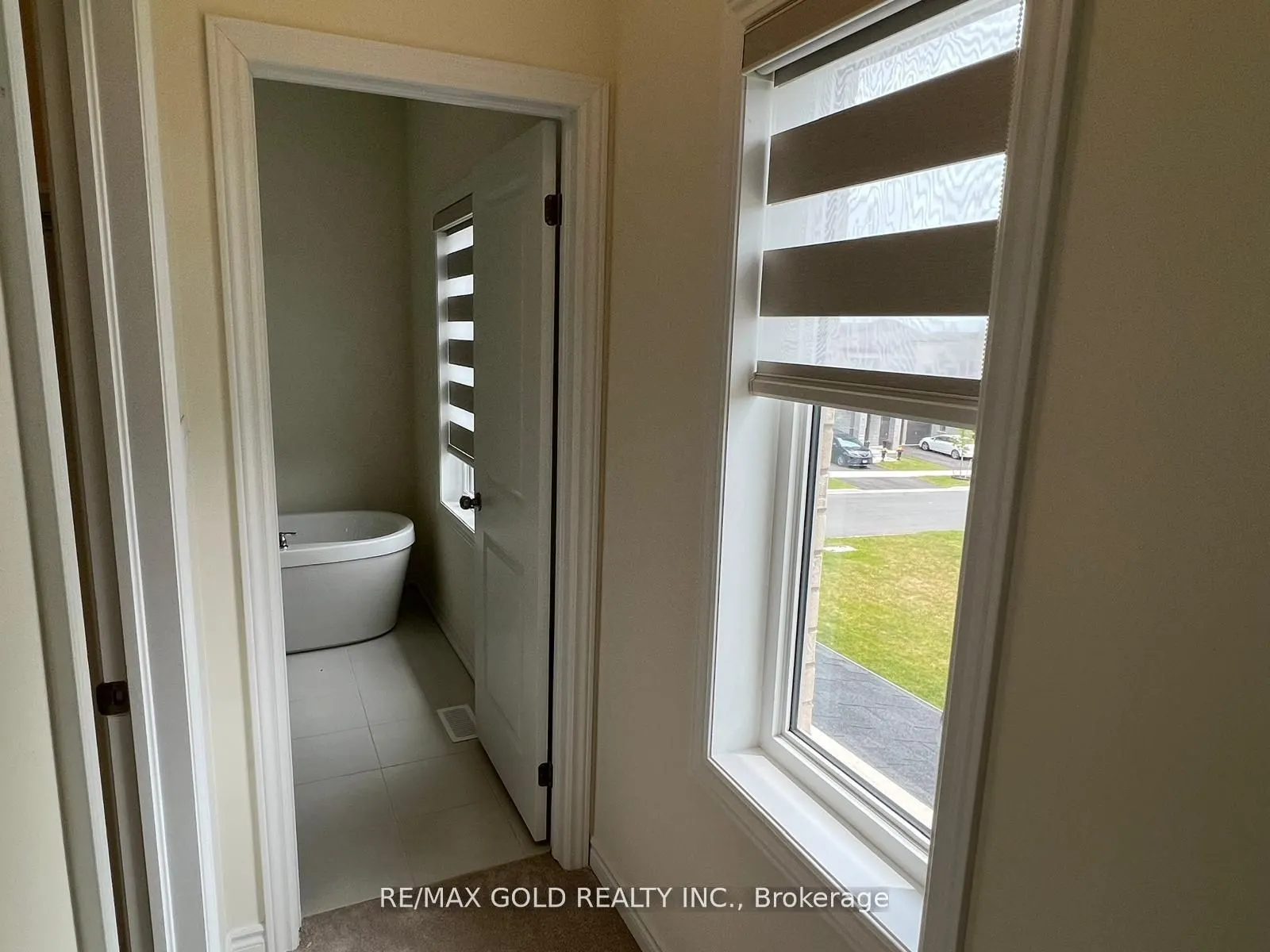 888 Rexton Drive, #Upper