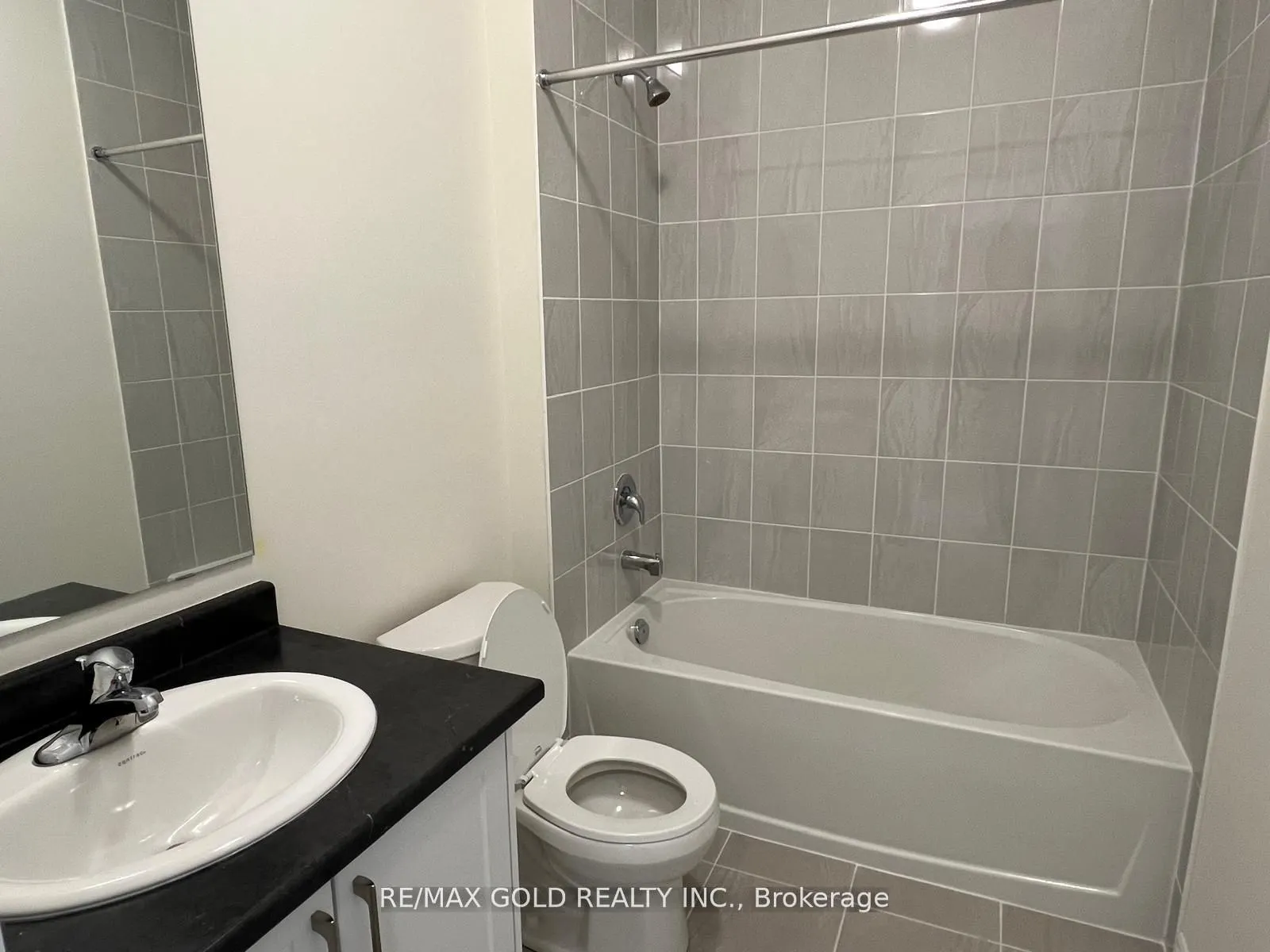 888 Rexton Drive, #Upper