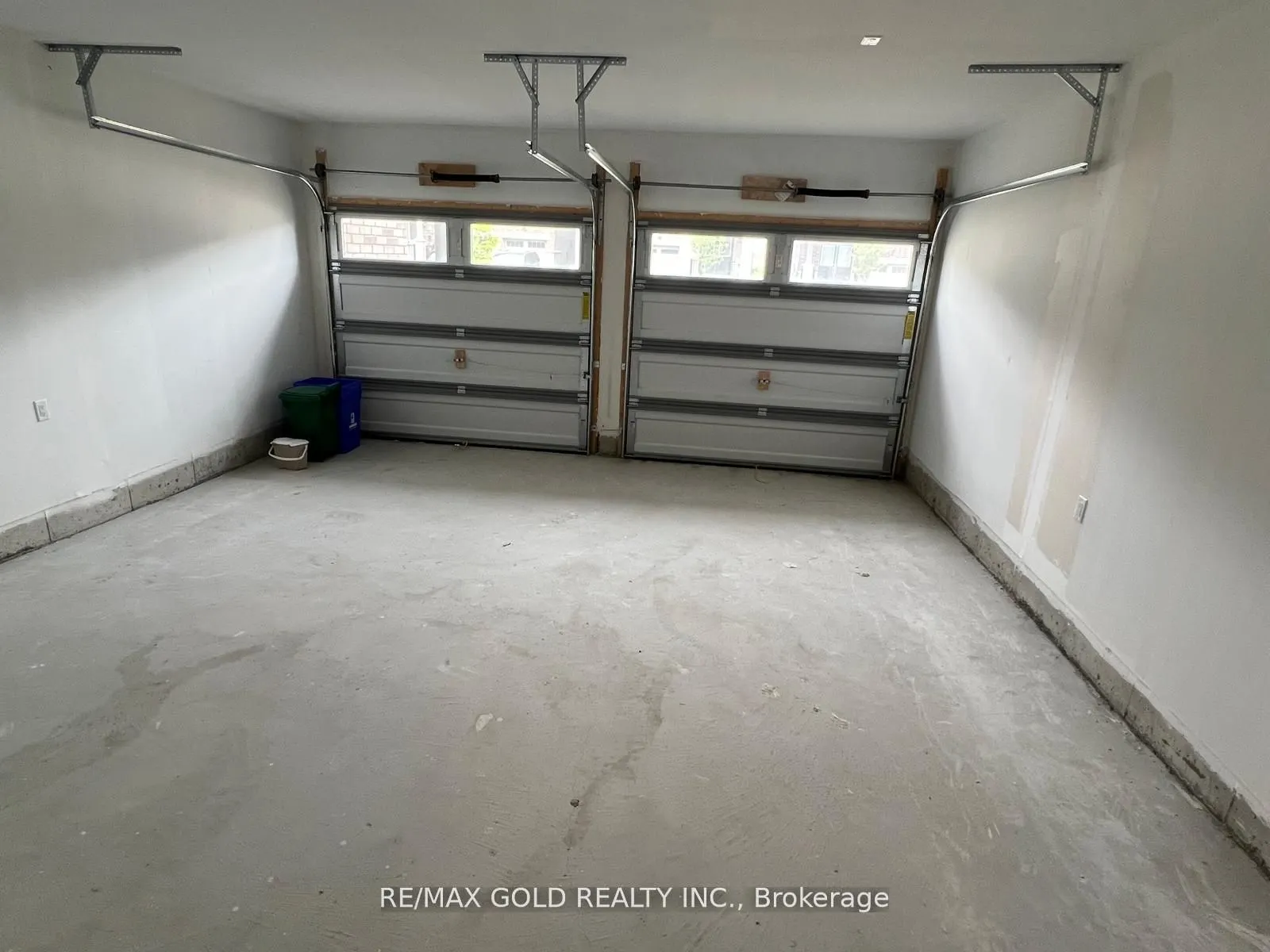 888 Rexton Drive, #Upper