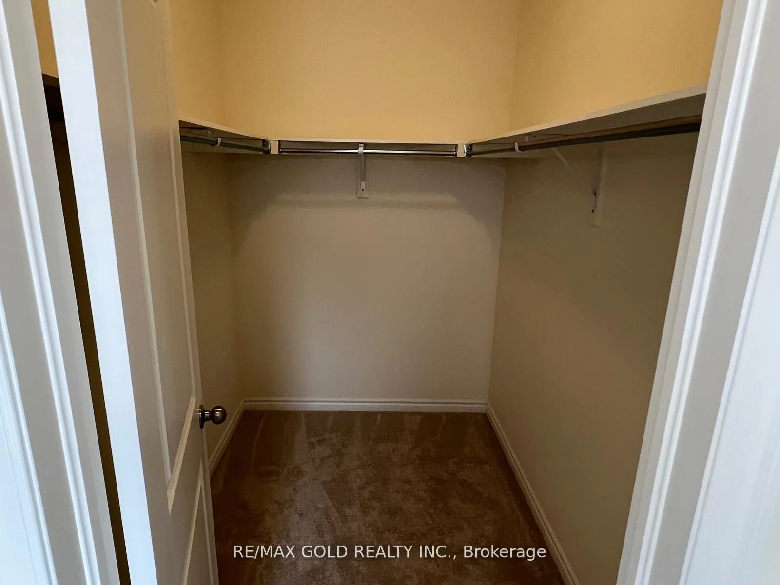 888 Rexton Drive, #Upper
