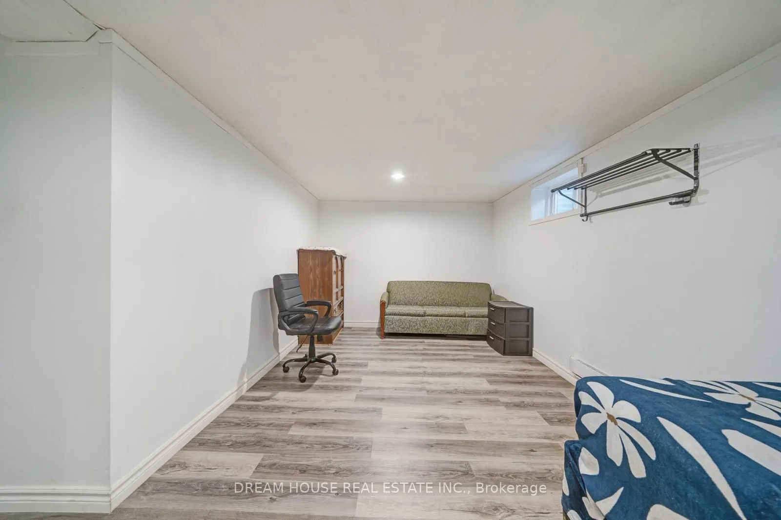 850 Huntingwood Drive, #106