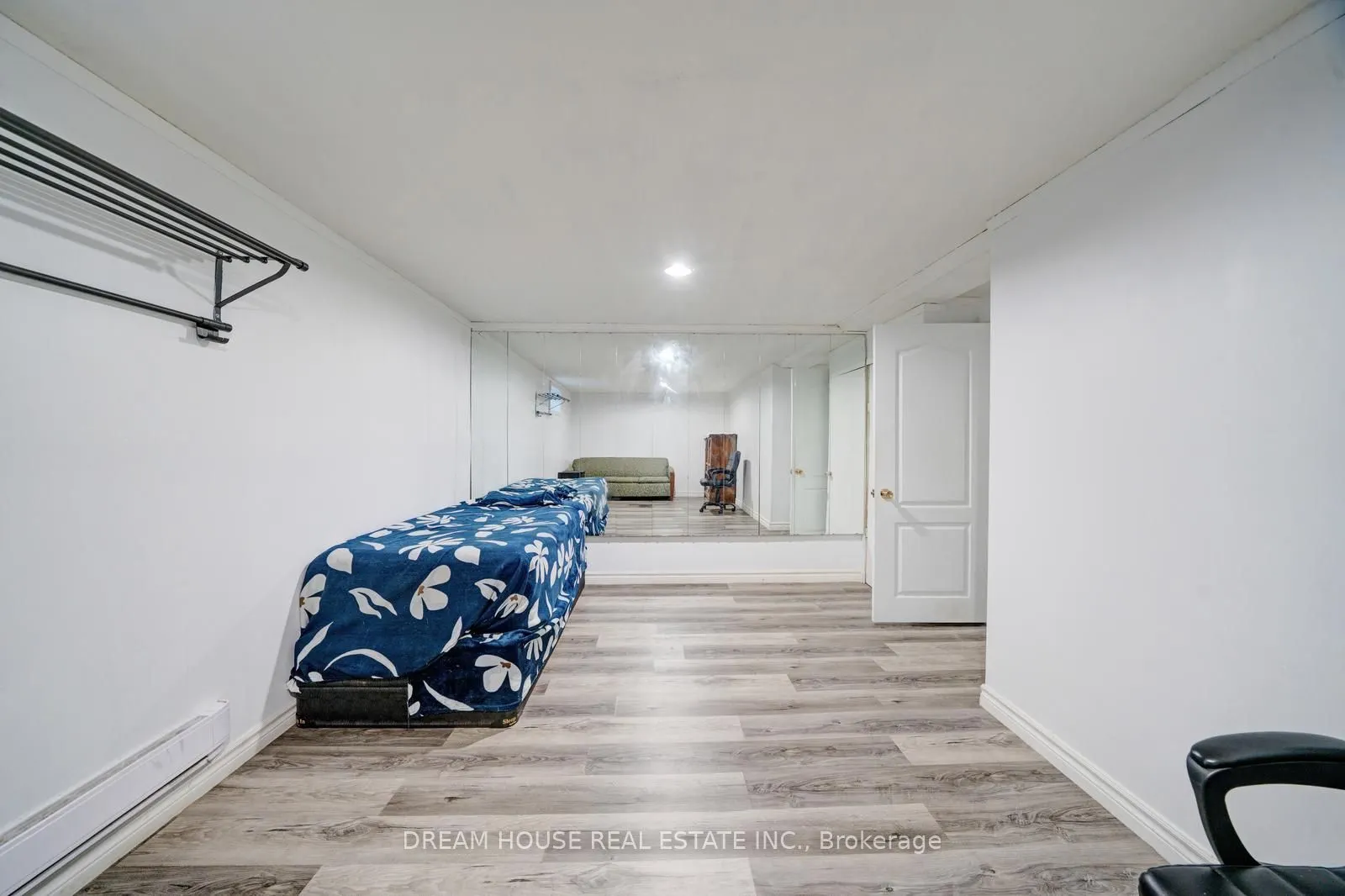850 Huntingwood Drive, #106