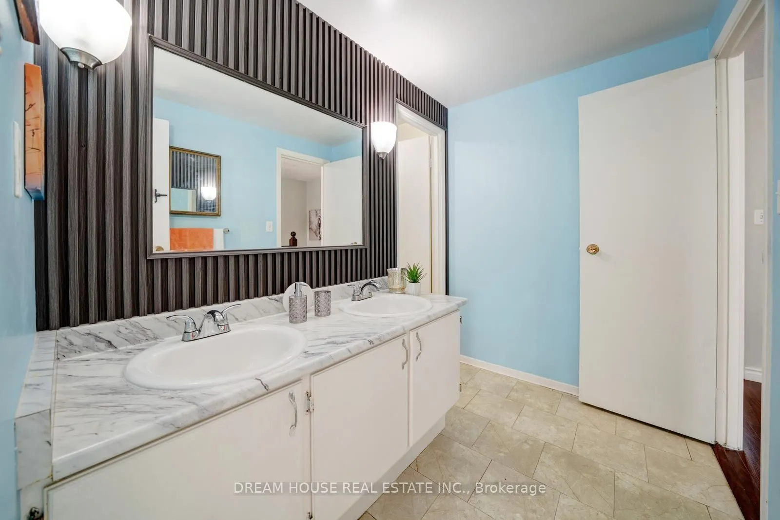 850 Huntingwood Drive, #106