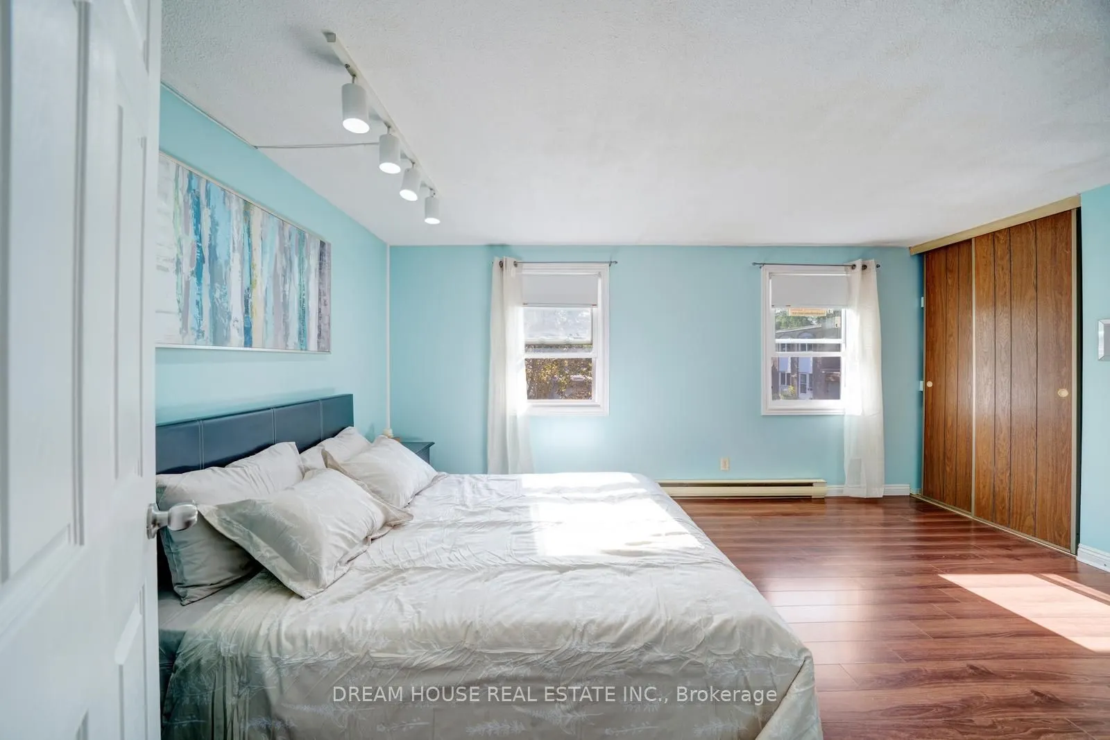 850 Huntingwood Drive, #106