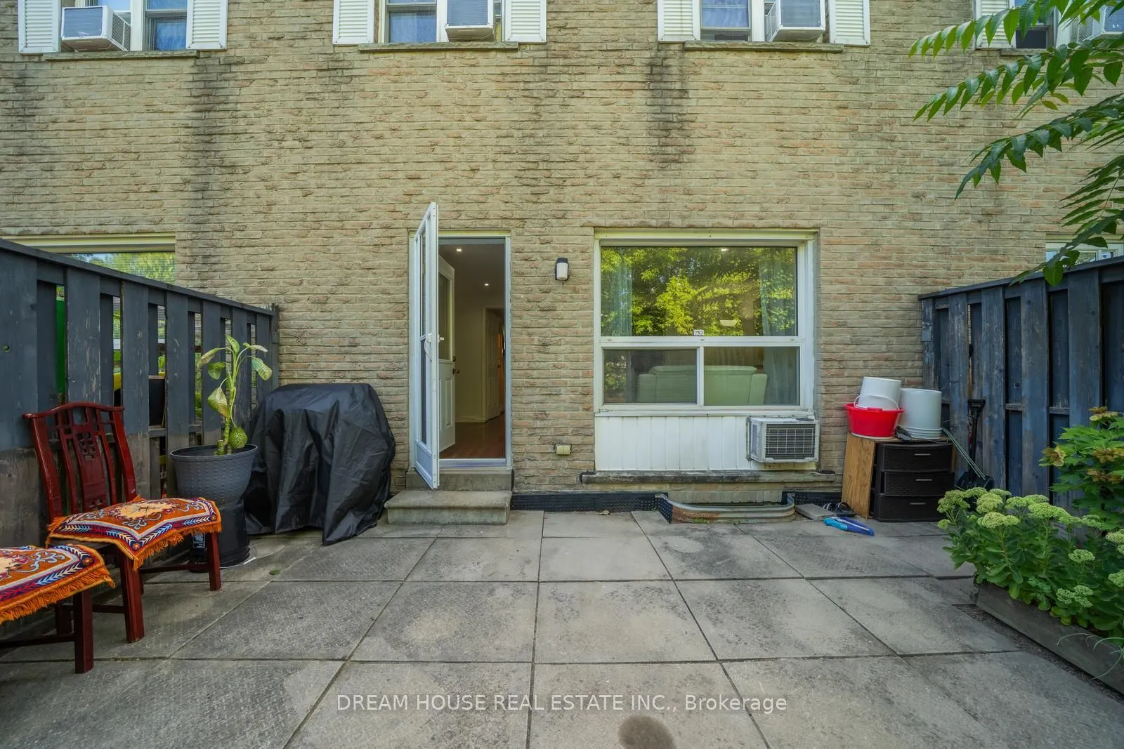 850 Huntingwood Drive, #106