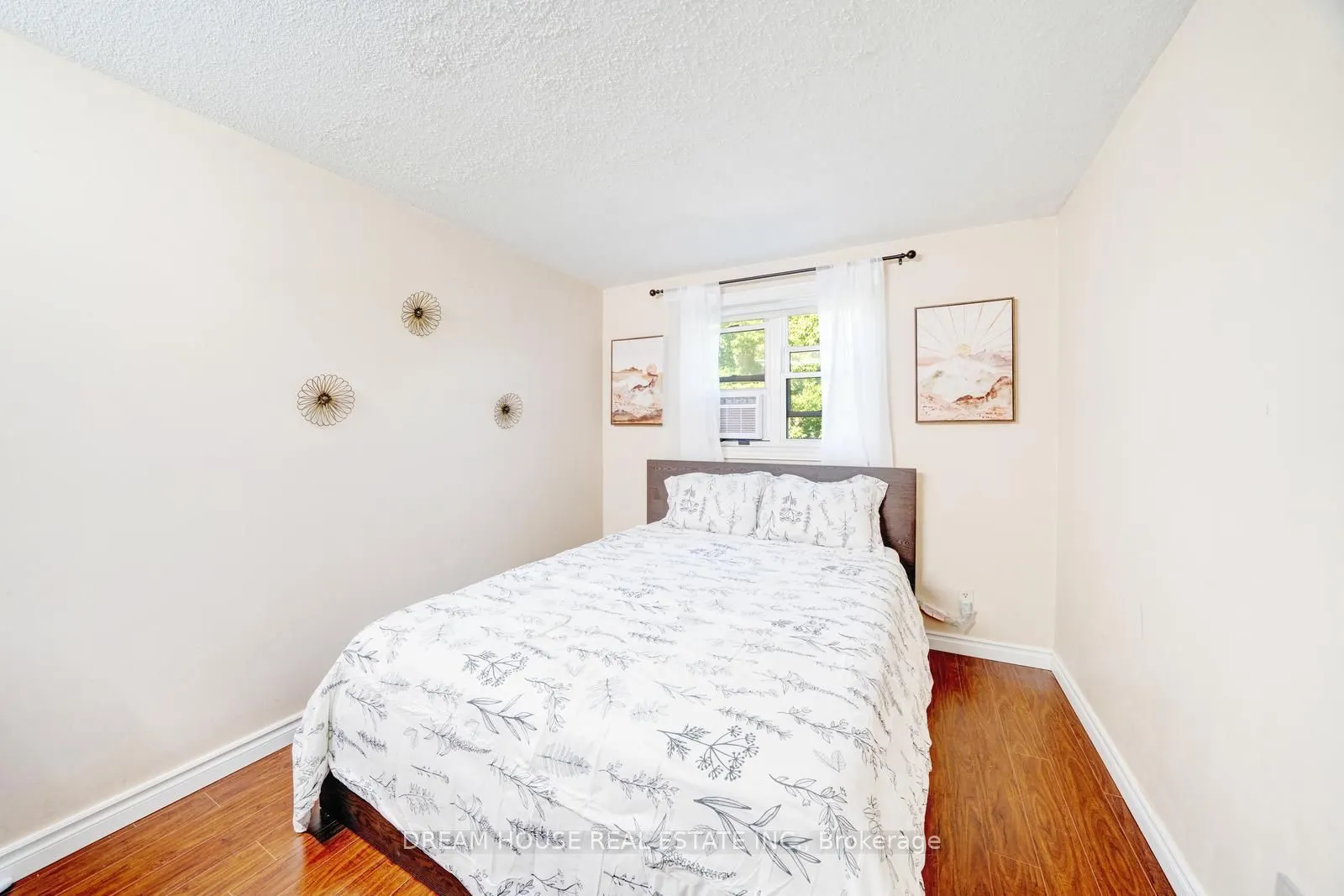 850 Huntingwood Drive, #106