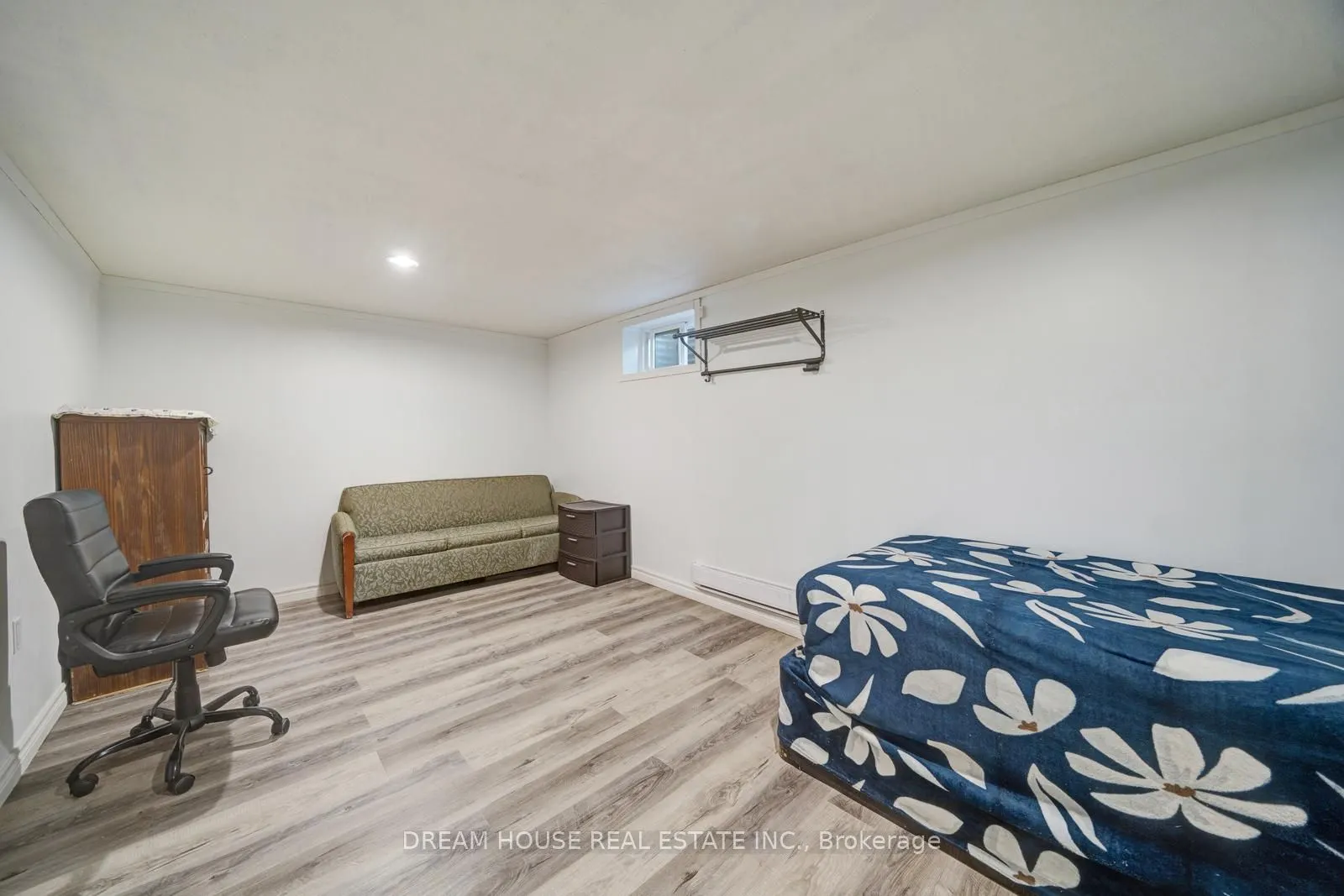 850 Huntingwood Drive, #106