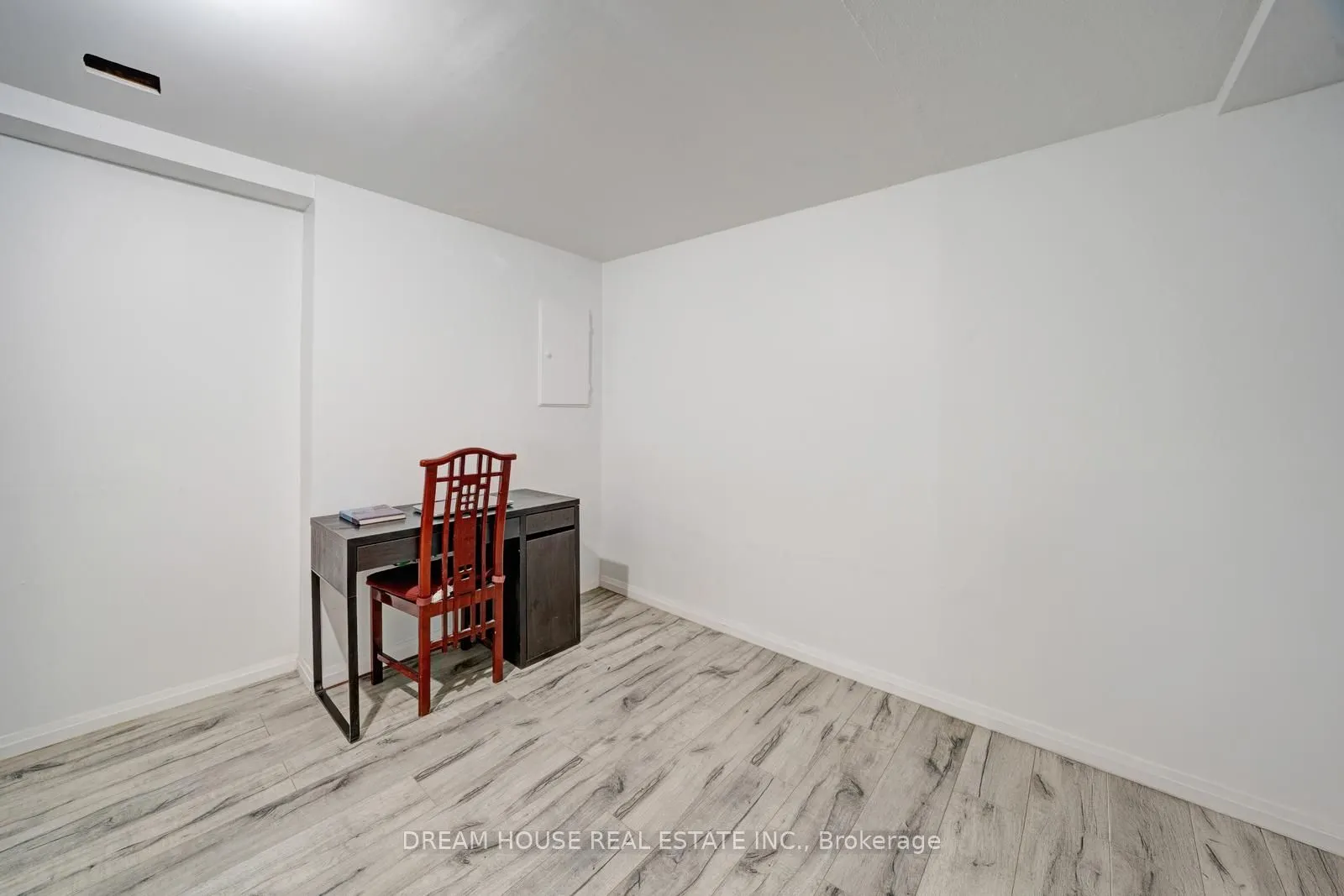 850 Huntingwood Drive, #106