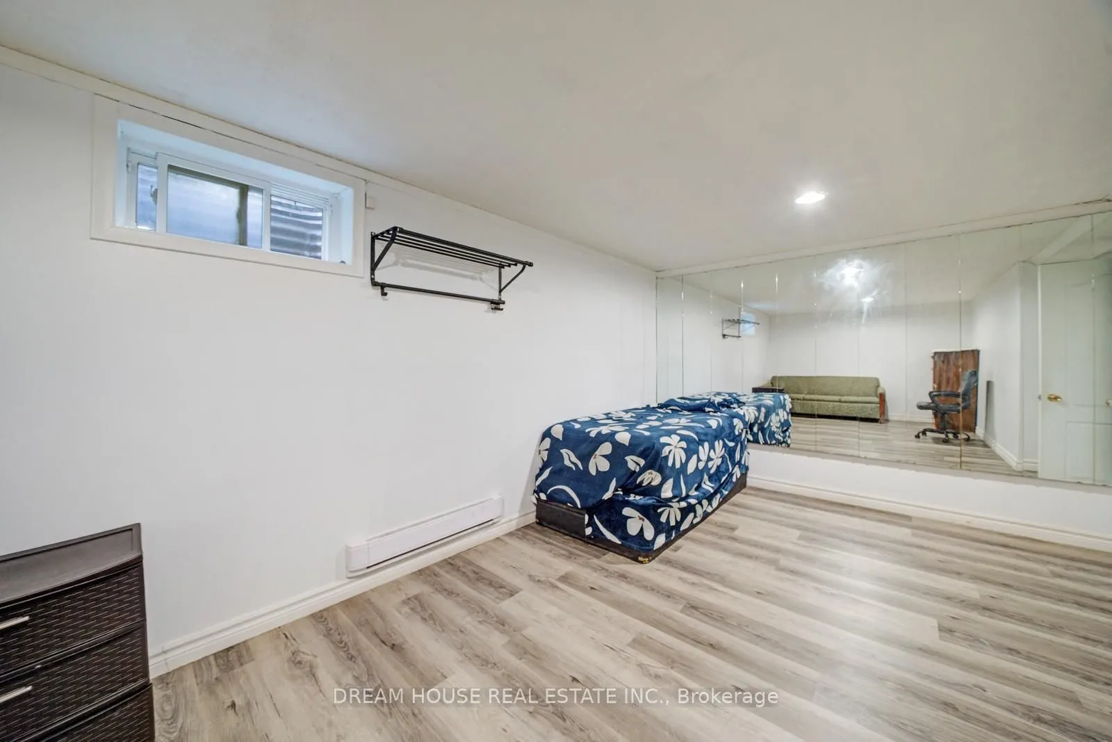 850 Huntingwood Drive, #106