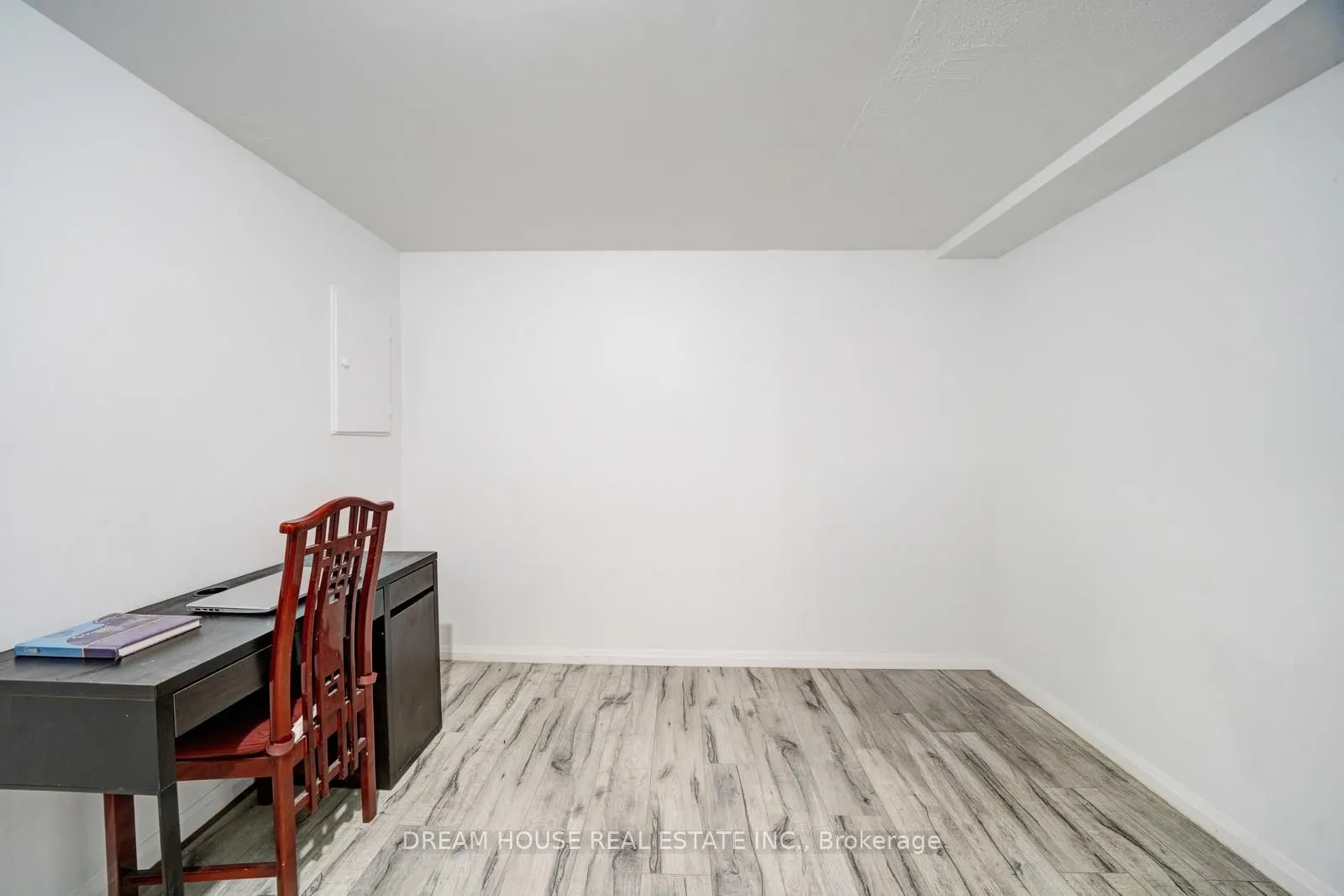 850 Huntingwood Drive, #106