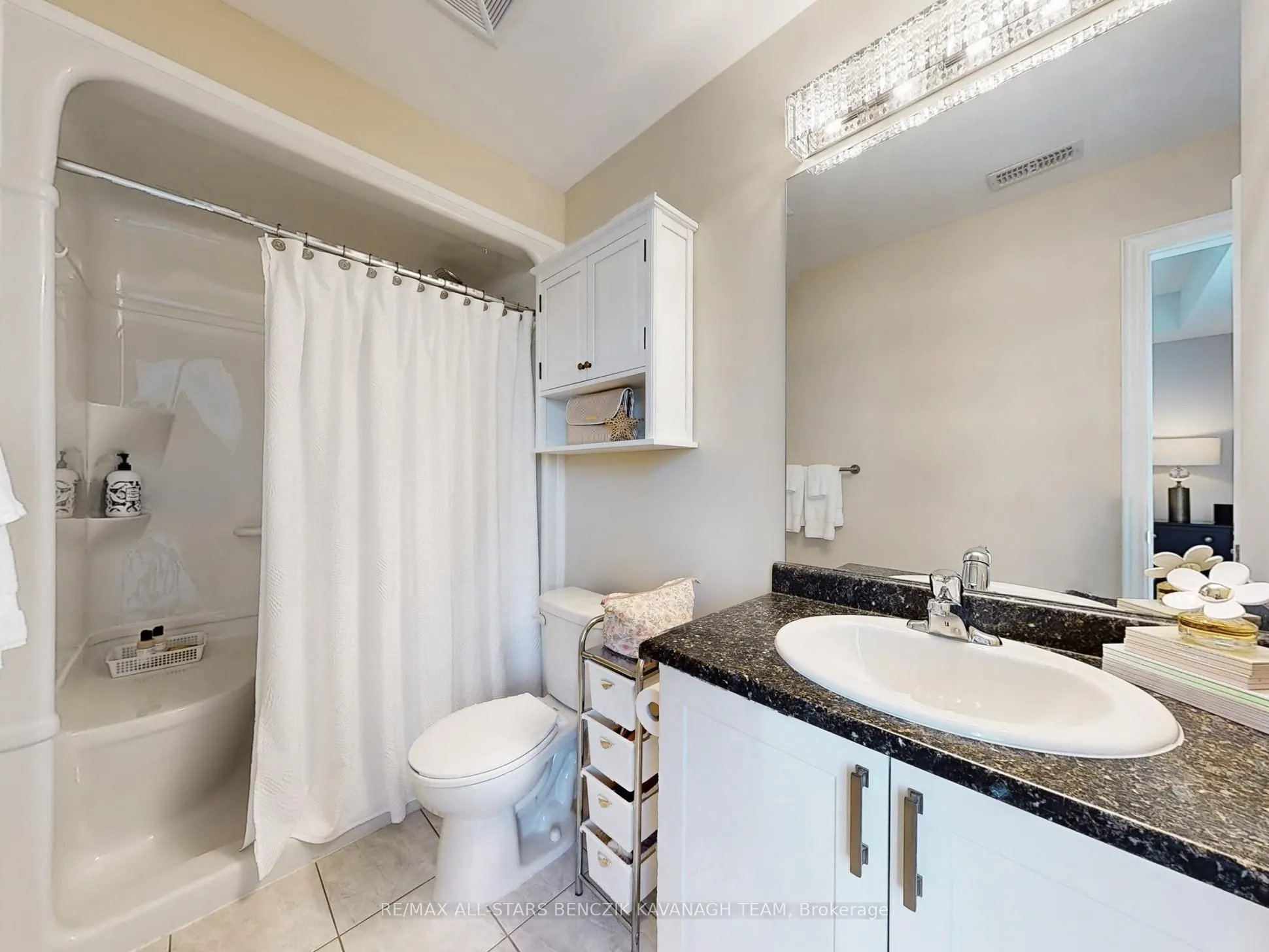 680 Gordon Street, #206