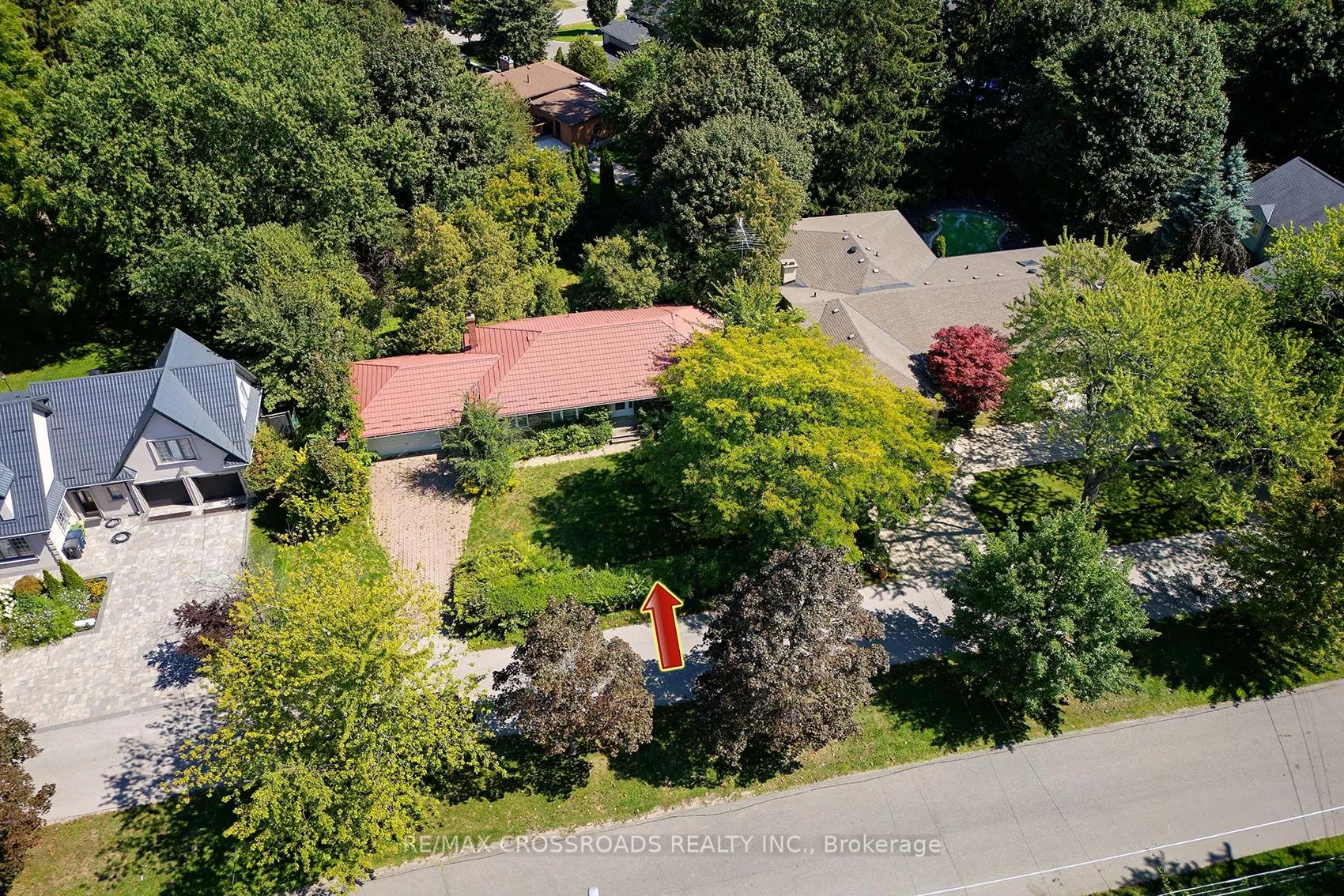 11 Faircroft Boulevard