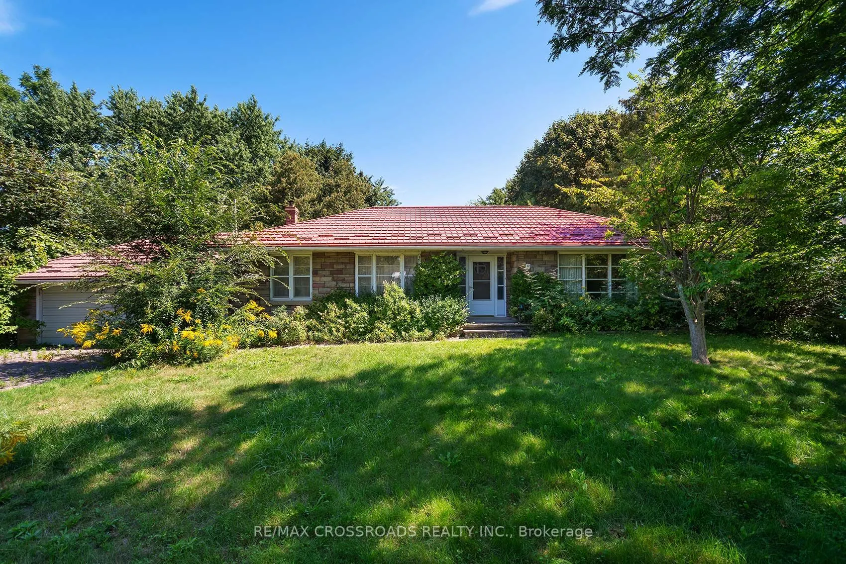 11 Faircroft Boulevard